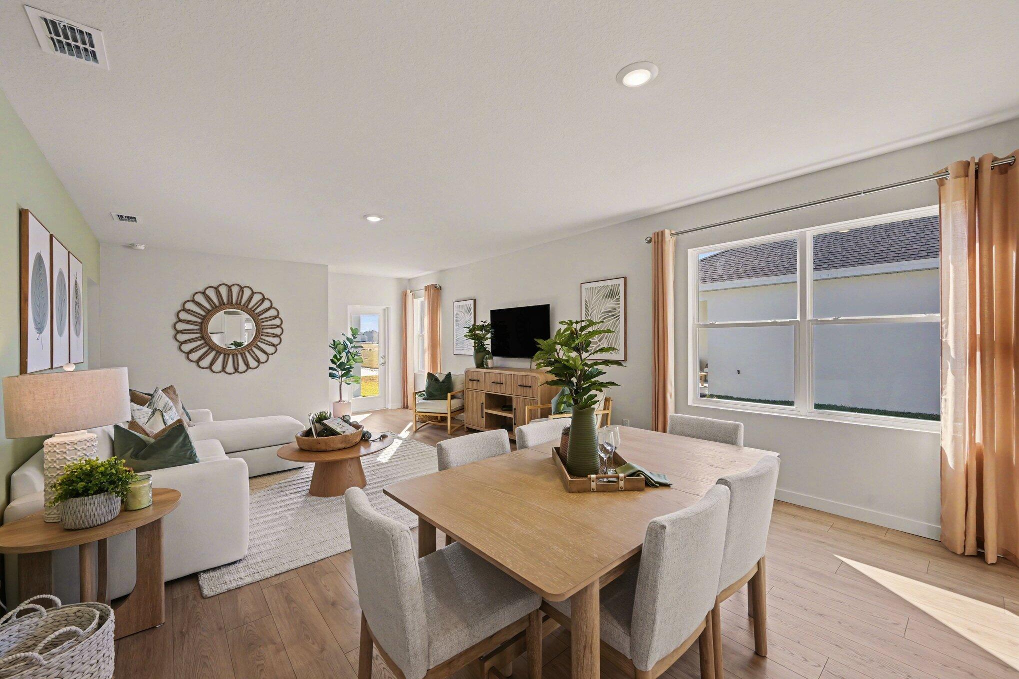 9633 Venetian Square Property Photo 6