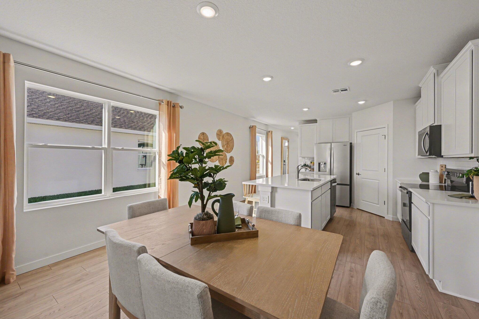 9633 Venetian Square Property Photo 7