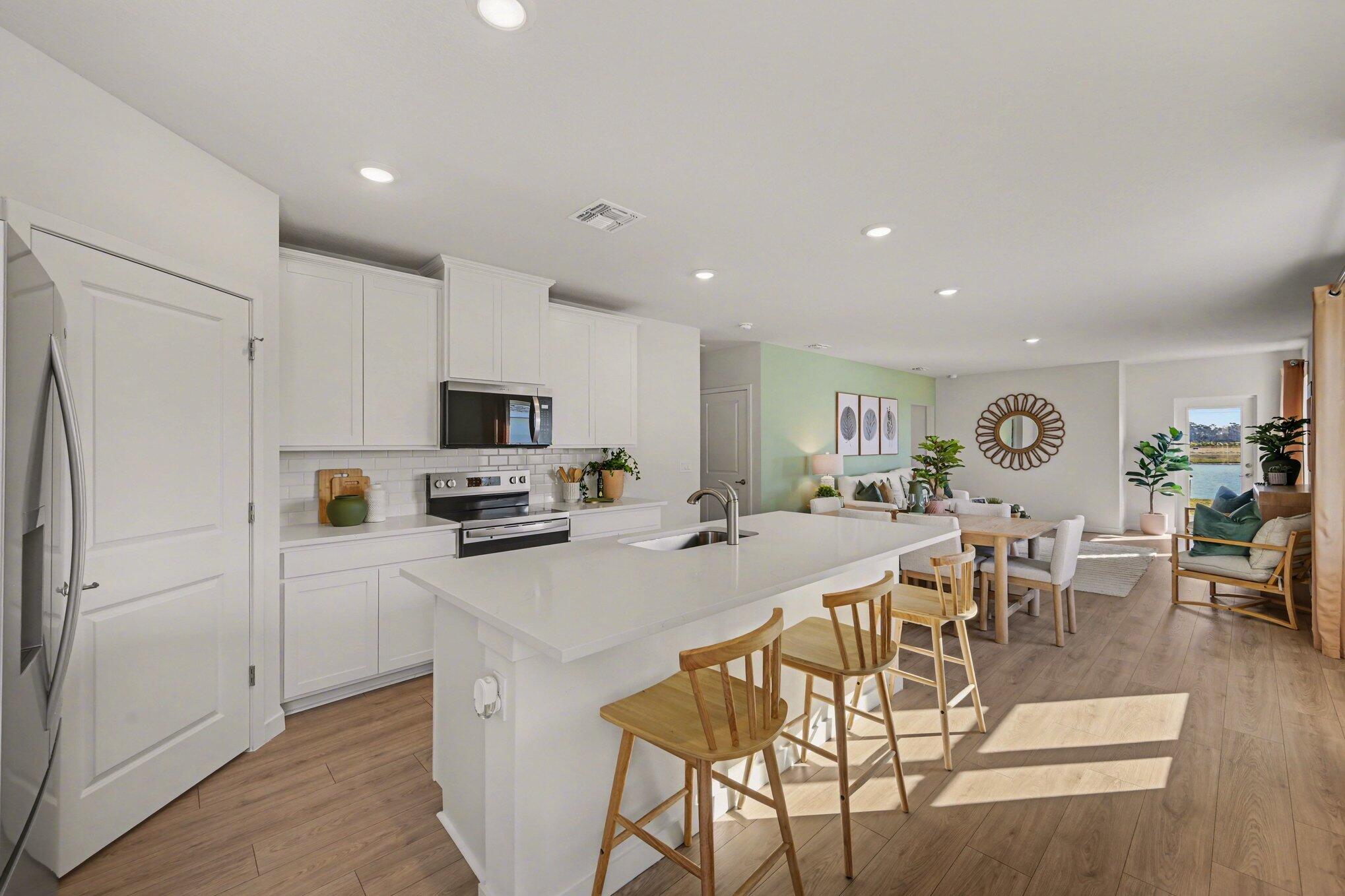 9633 Venetian Square Property Photo 8