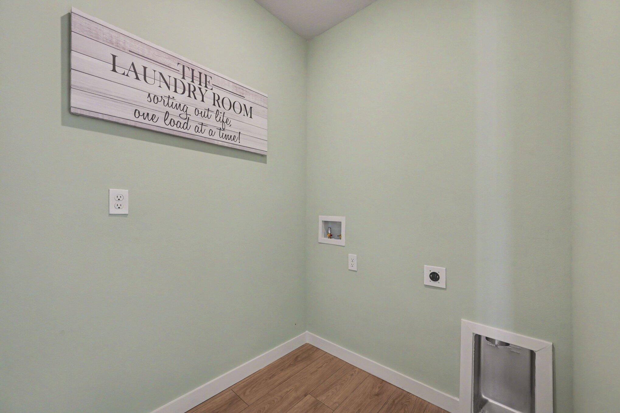 9633 Venetian Square Property Photo 19