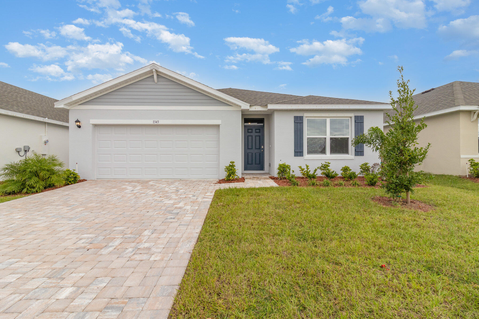9069 Venetian Square Property Photo 1