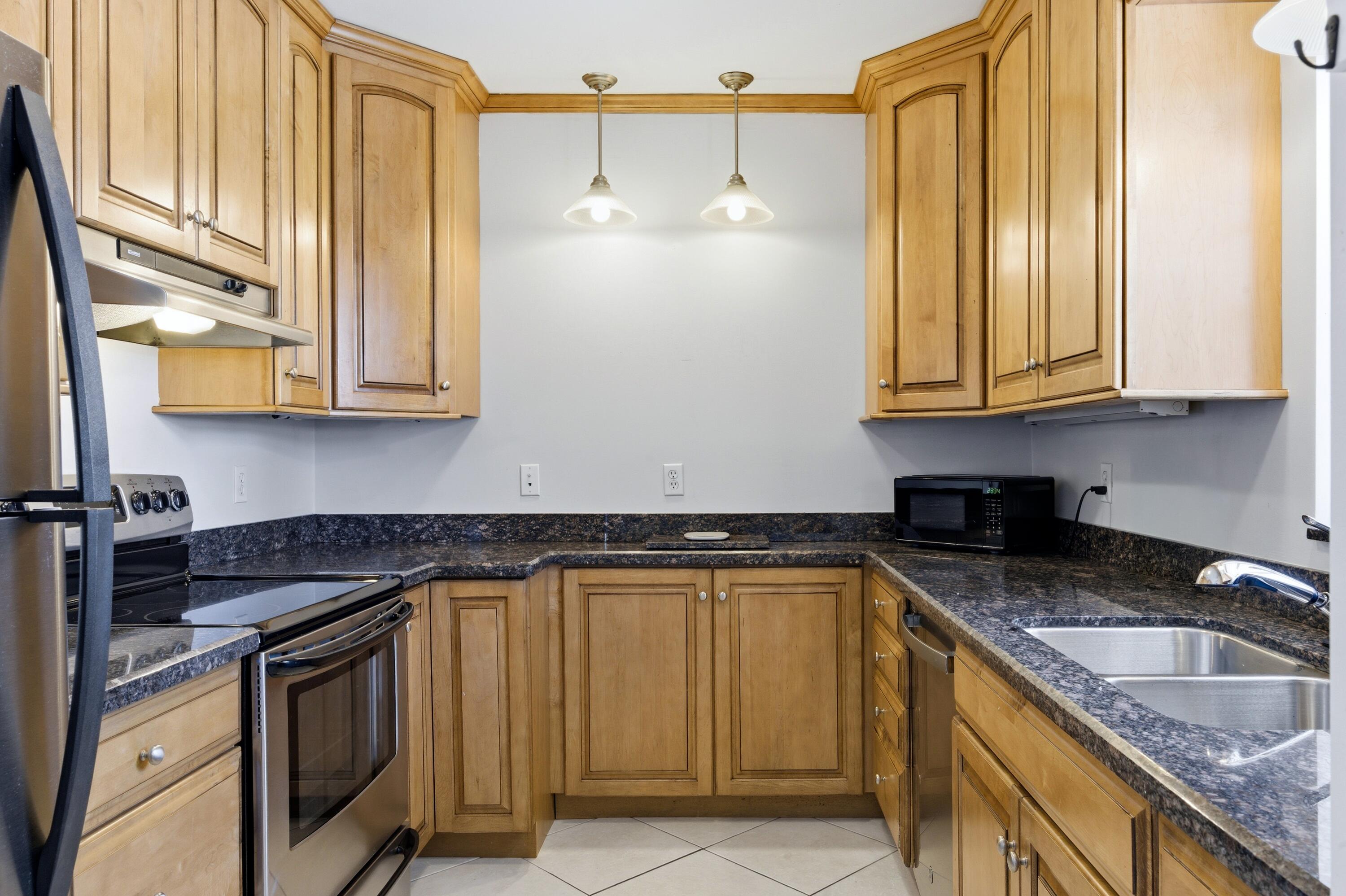 120 Lehane Terrace 202 Property Photo 6