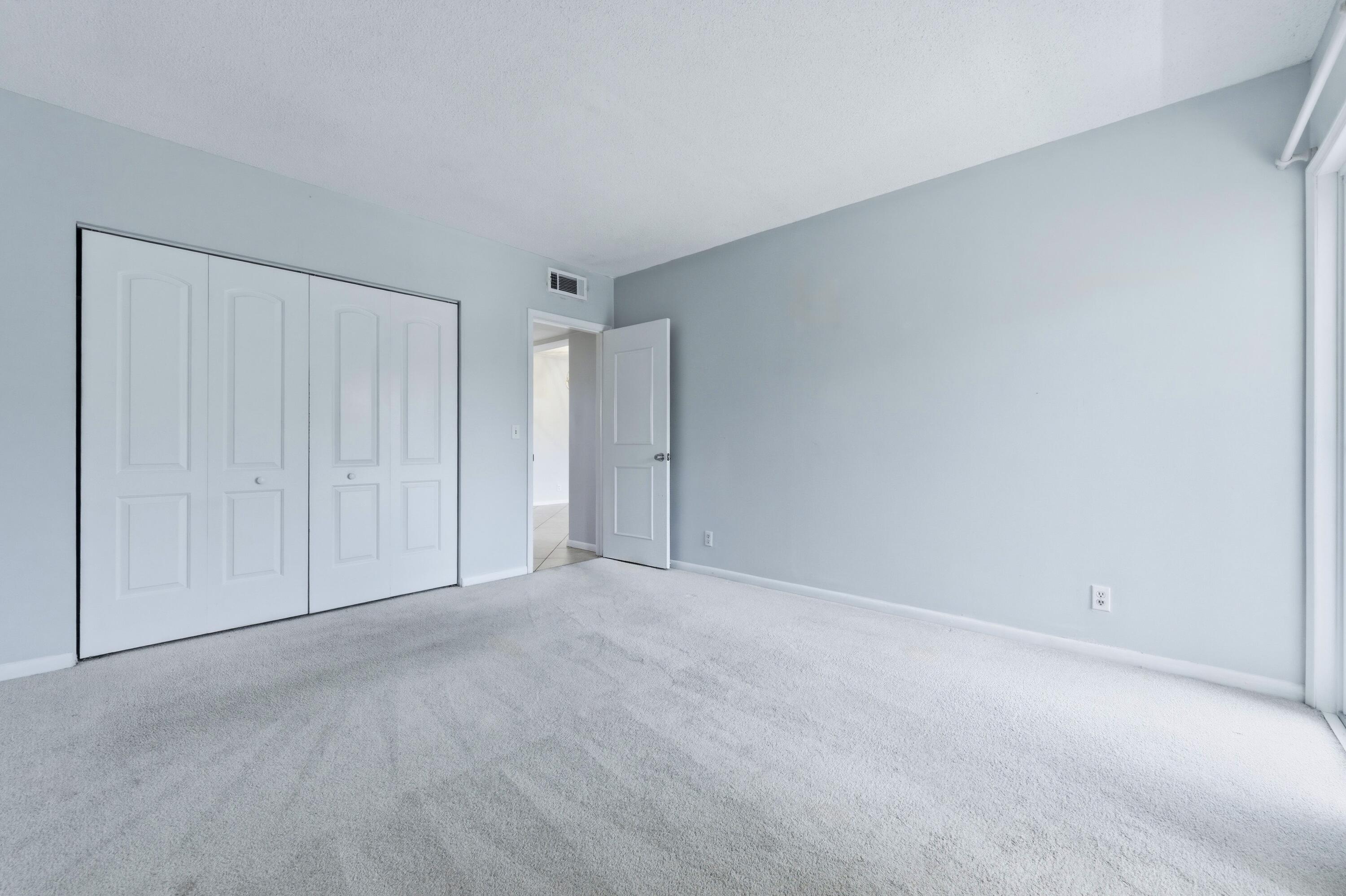 120 Lehane Terrace 202 Property Photo 10