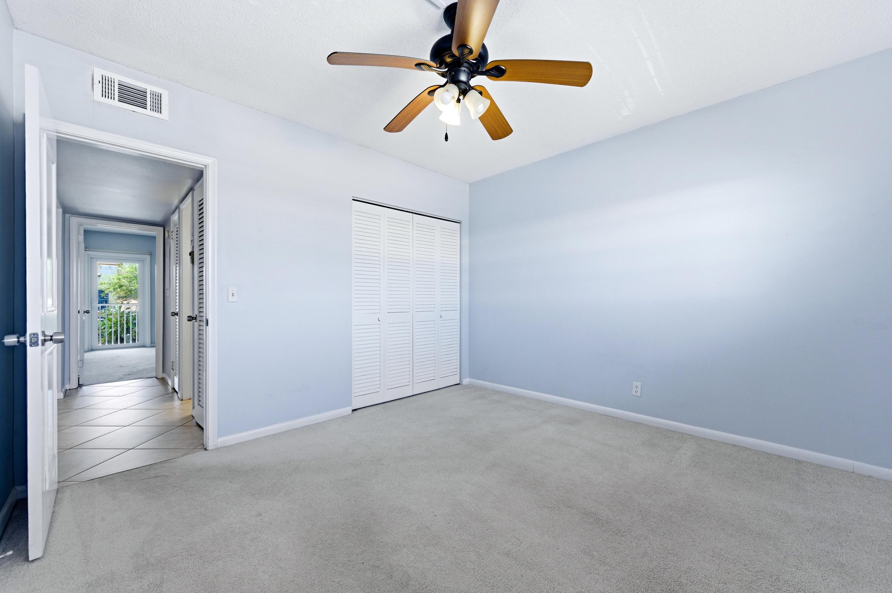 120 Lehane Terrace 202 Property Photo 13