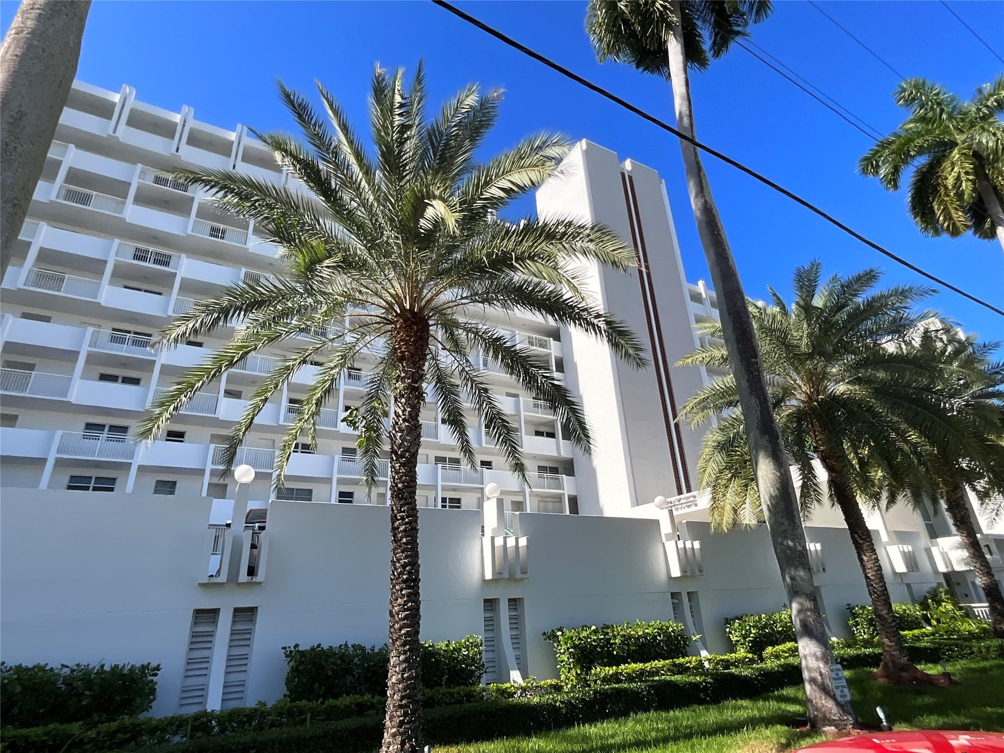 511 Bayshore Drive 405 Property Photo 1