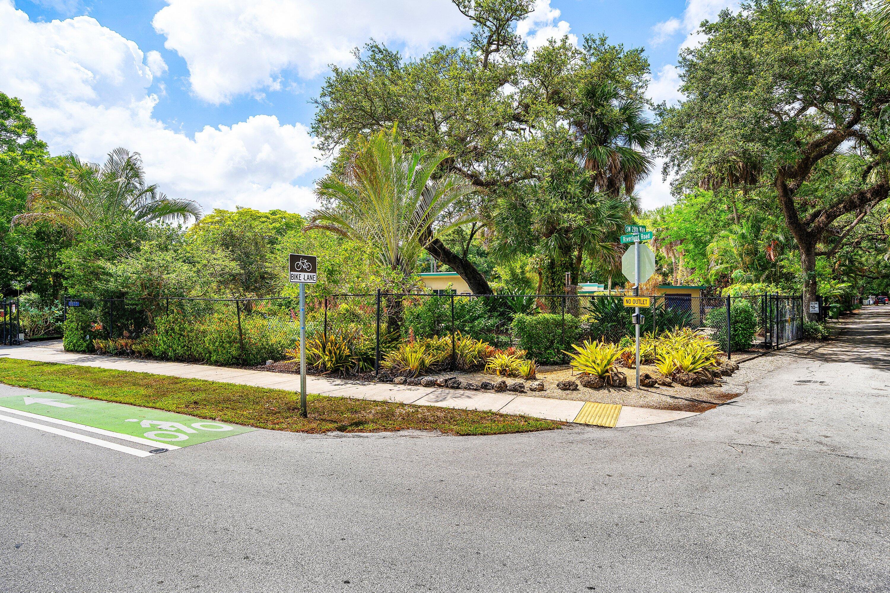 2873 Riverland Road Property Photo 7