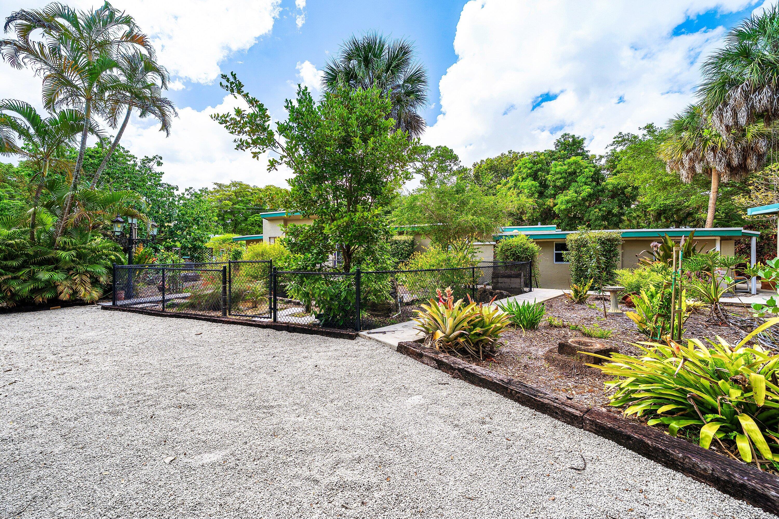 2873 Riverland Road Property Photo 10