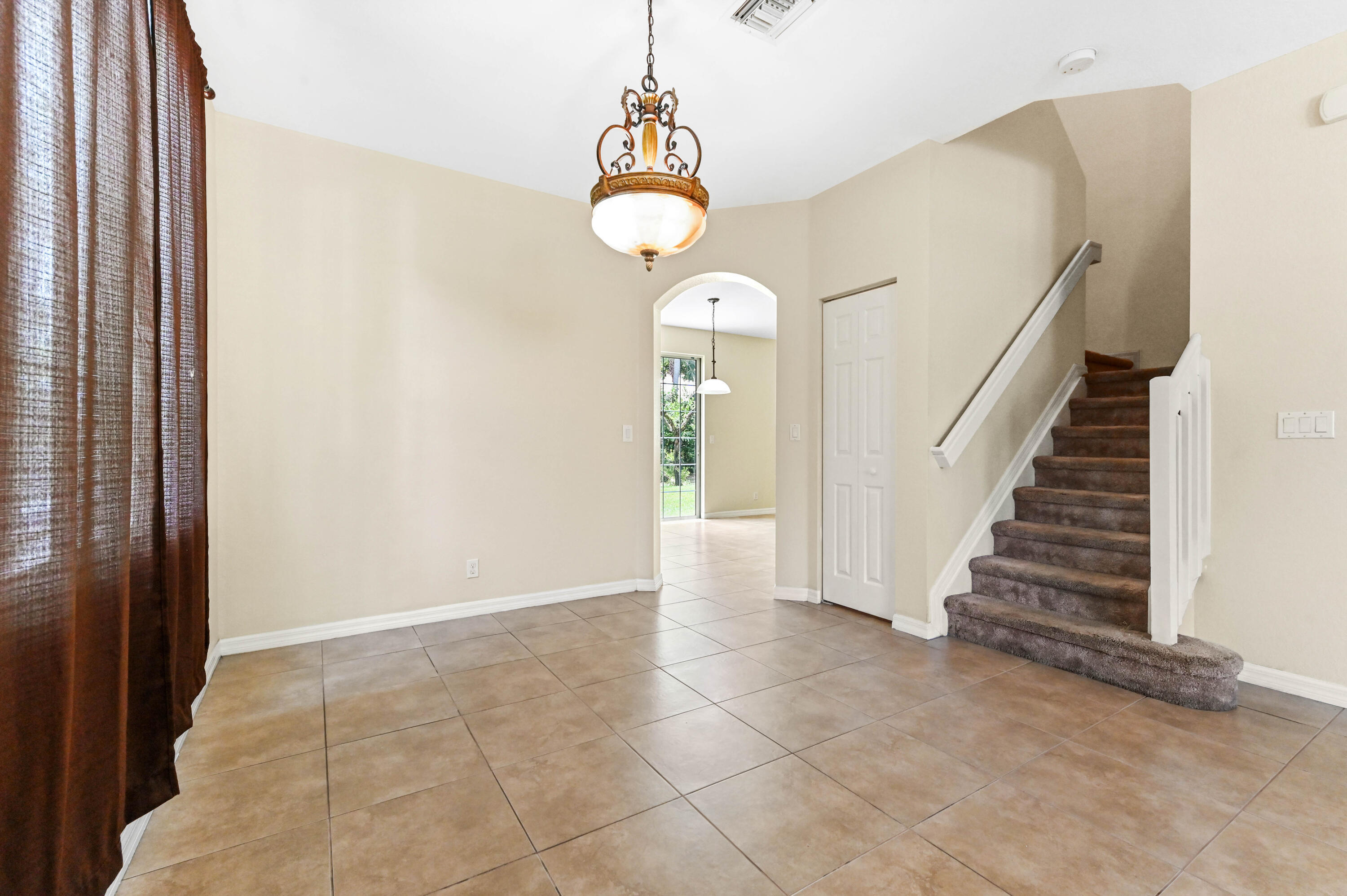 6819 Osage Circle Property Photo 5