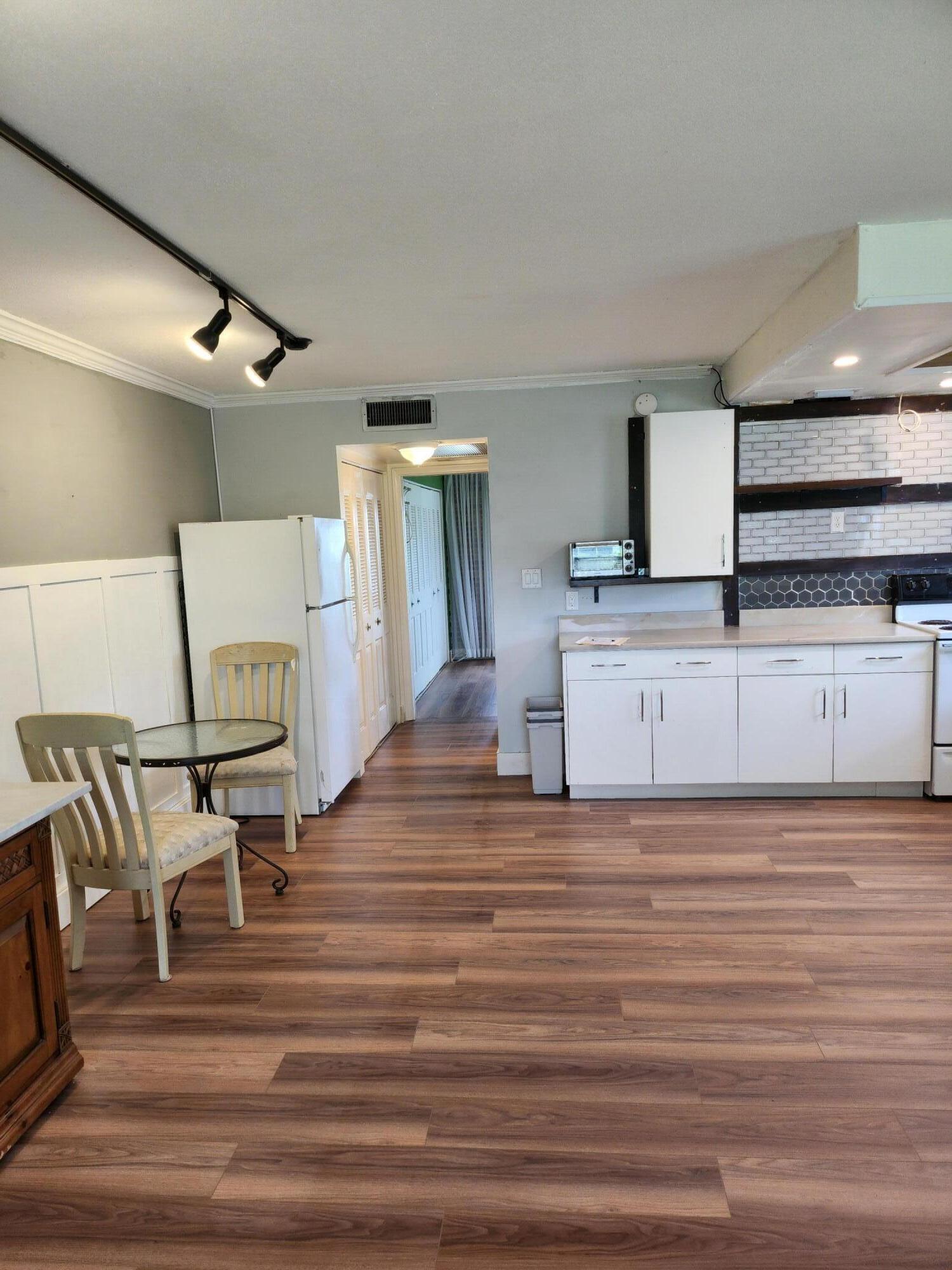 168 Durham 168 Property Photo 6