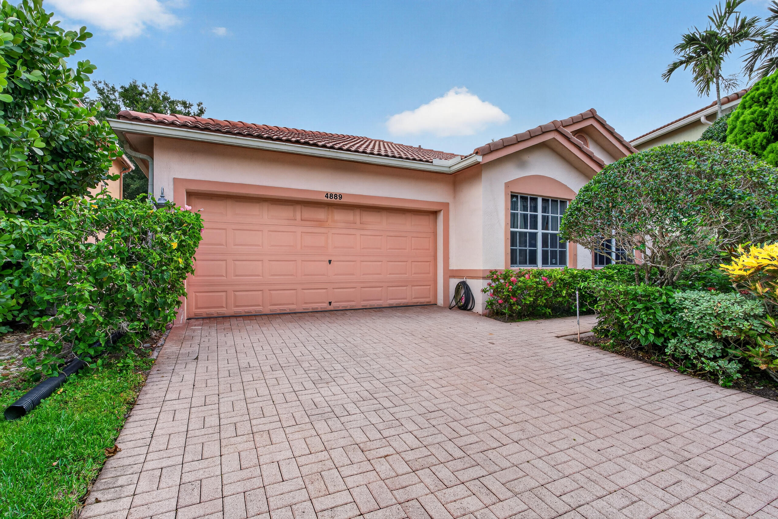 4889 N Classical Boulevard Property Photo 4