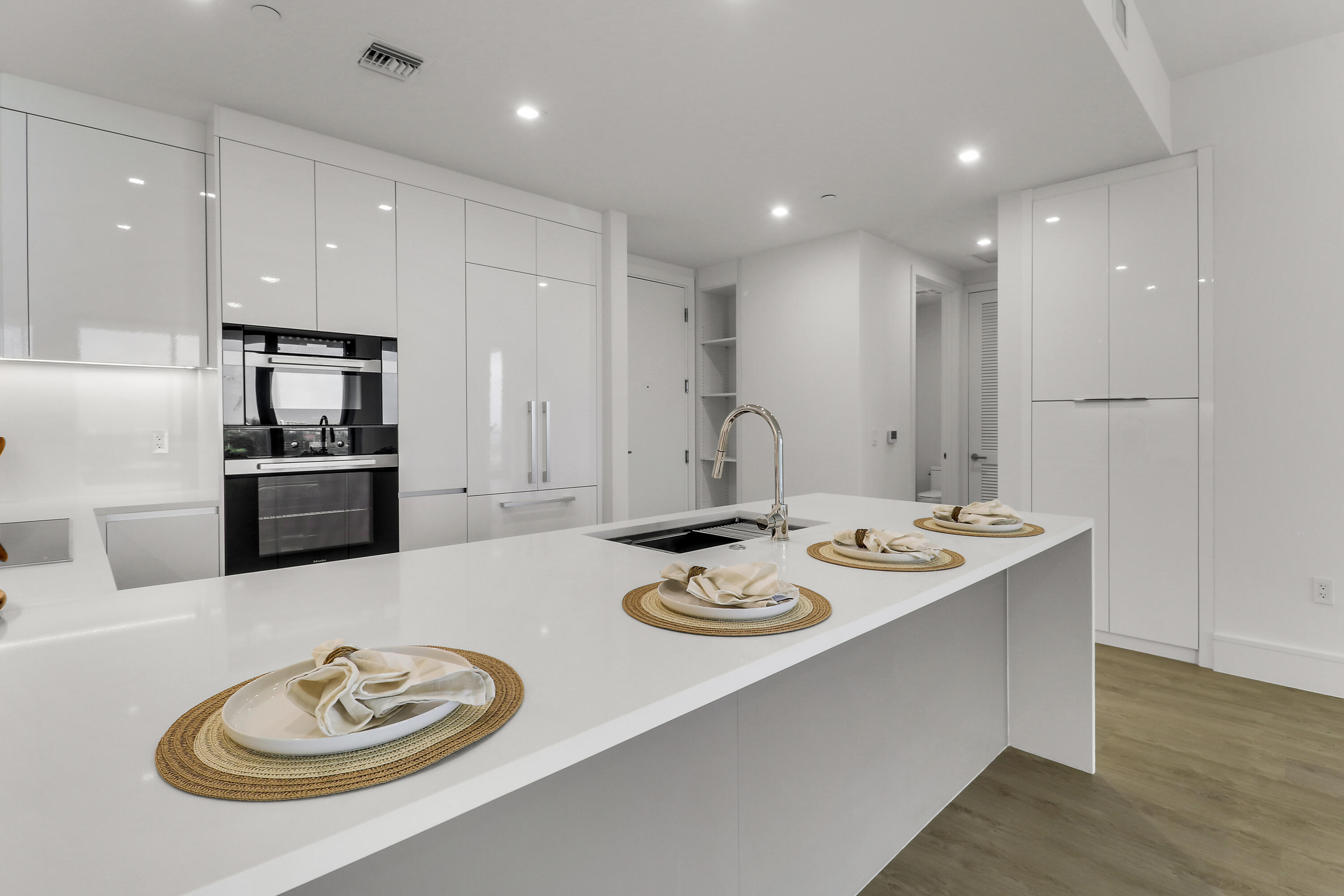 220 Lake Shore Drive 815 Property Photo 6