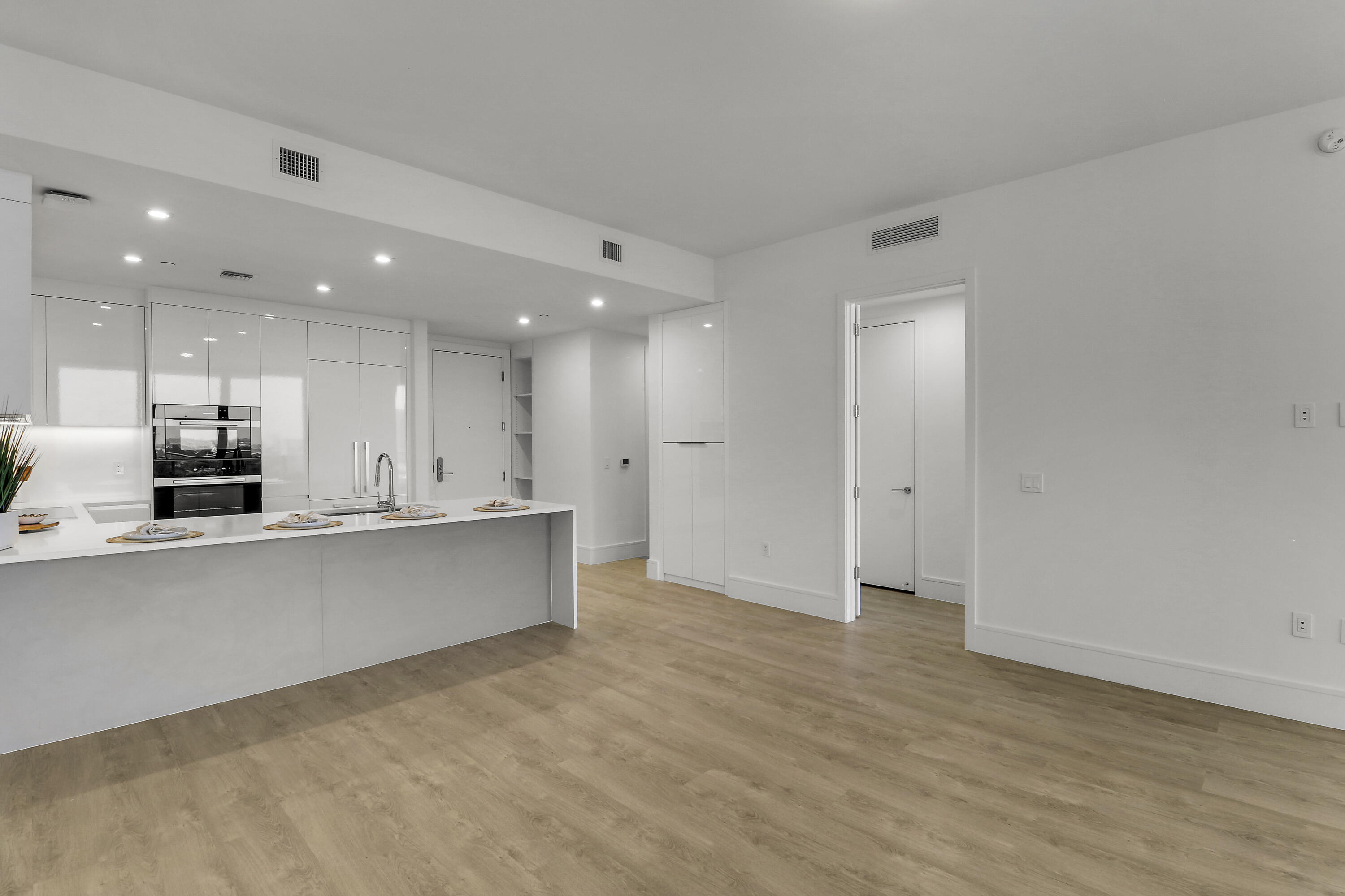 220 Lake Shore Drive 815 Property Photo 7