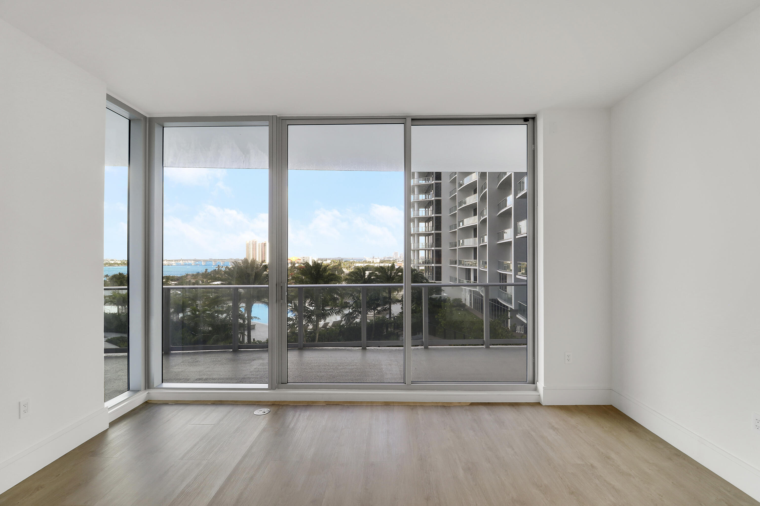220 Lake Shore Drive 815 Property Photo 14
