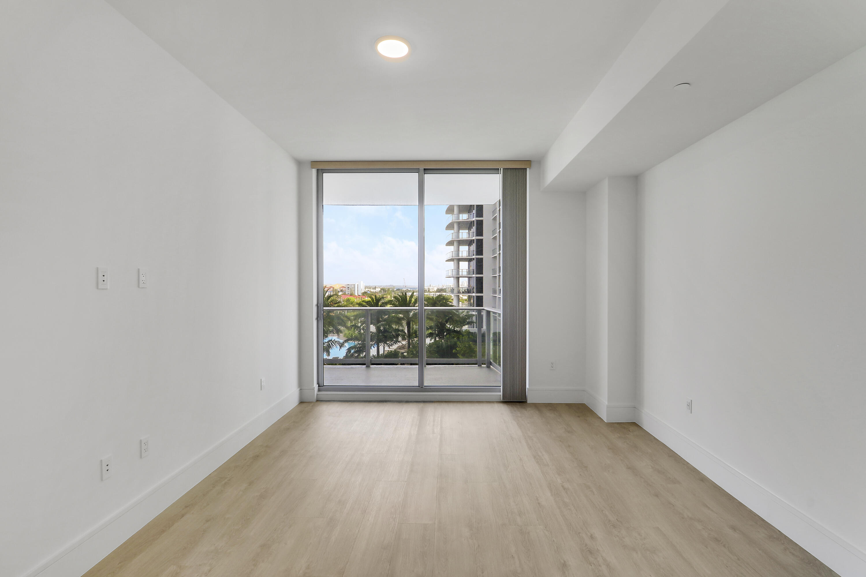 220 Lake Shore Drive 815 Property Photo 29