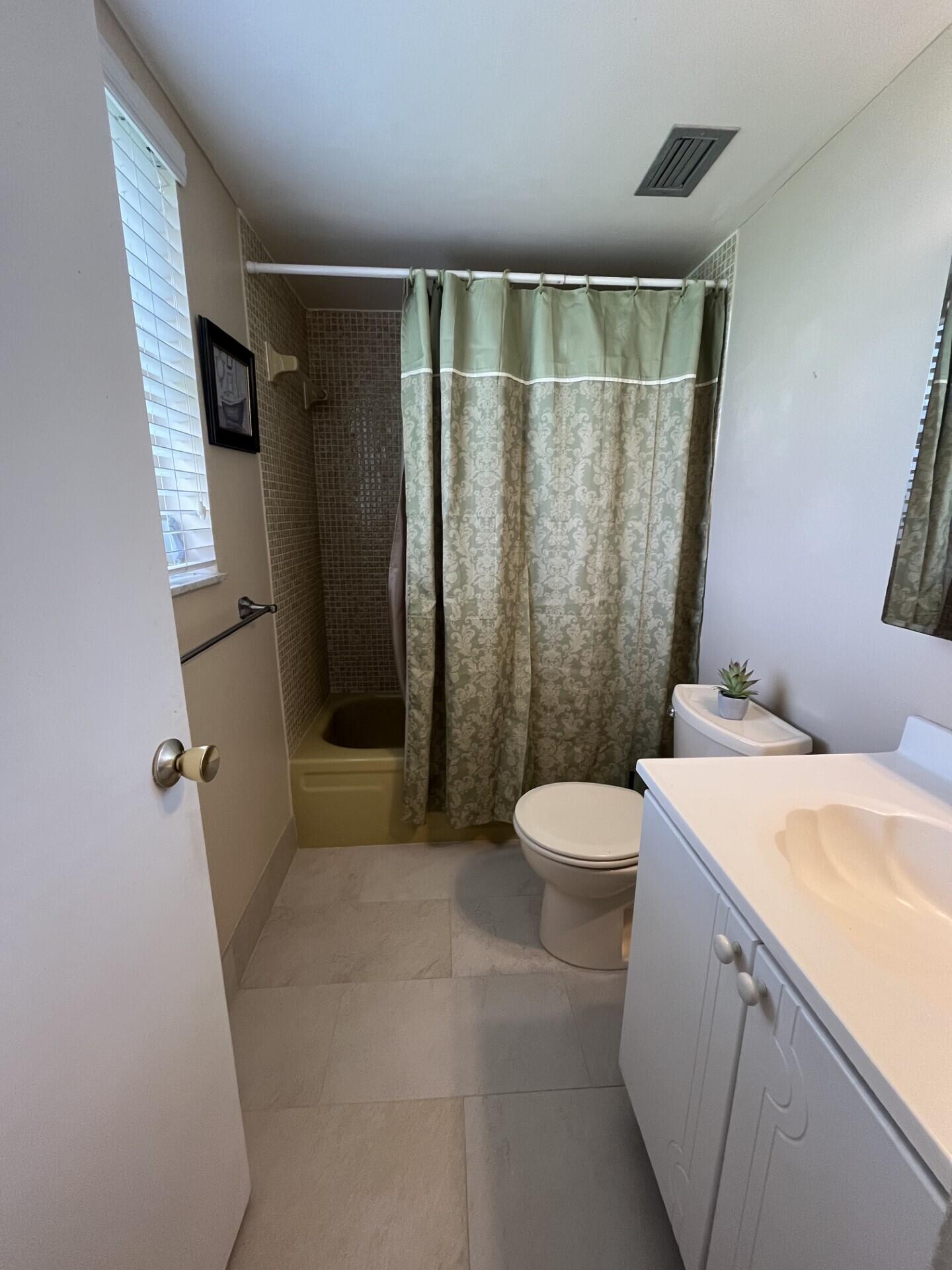 23 Abbey Lane 208 Property Photo 10