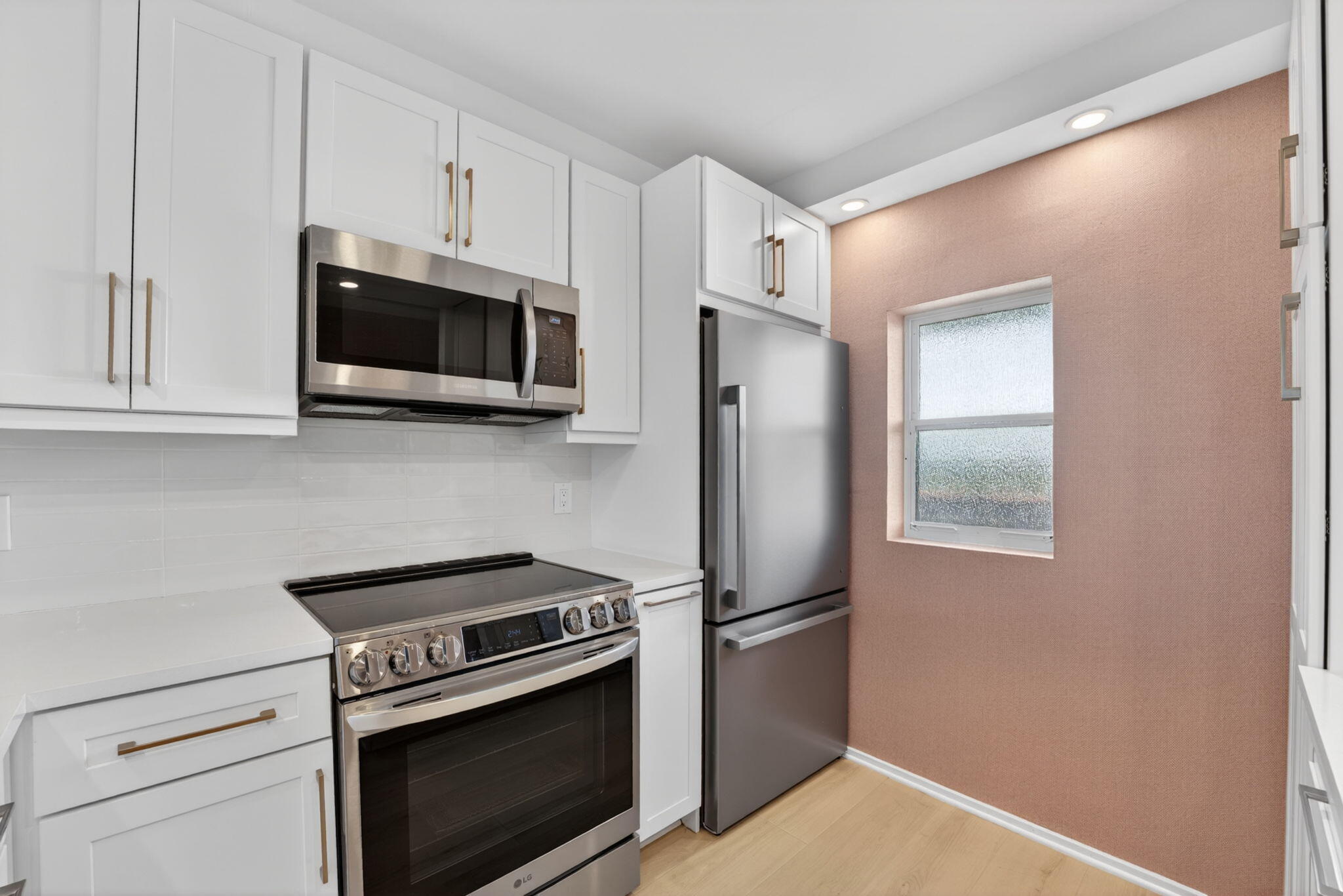 1427 E Hillsboro Boulevard 628 Property Photo 12