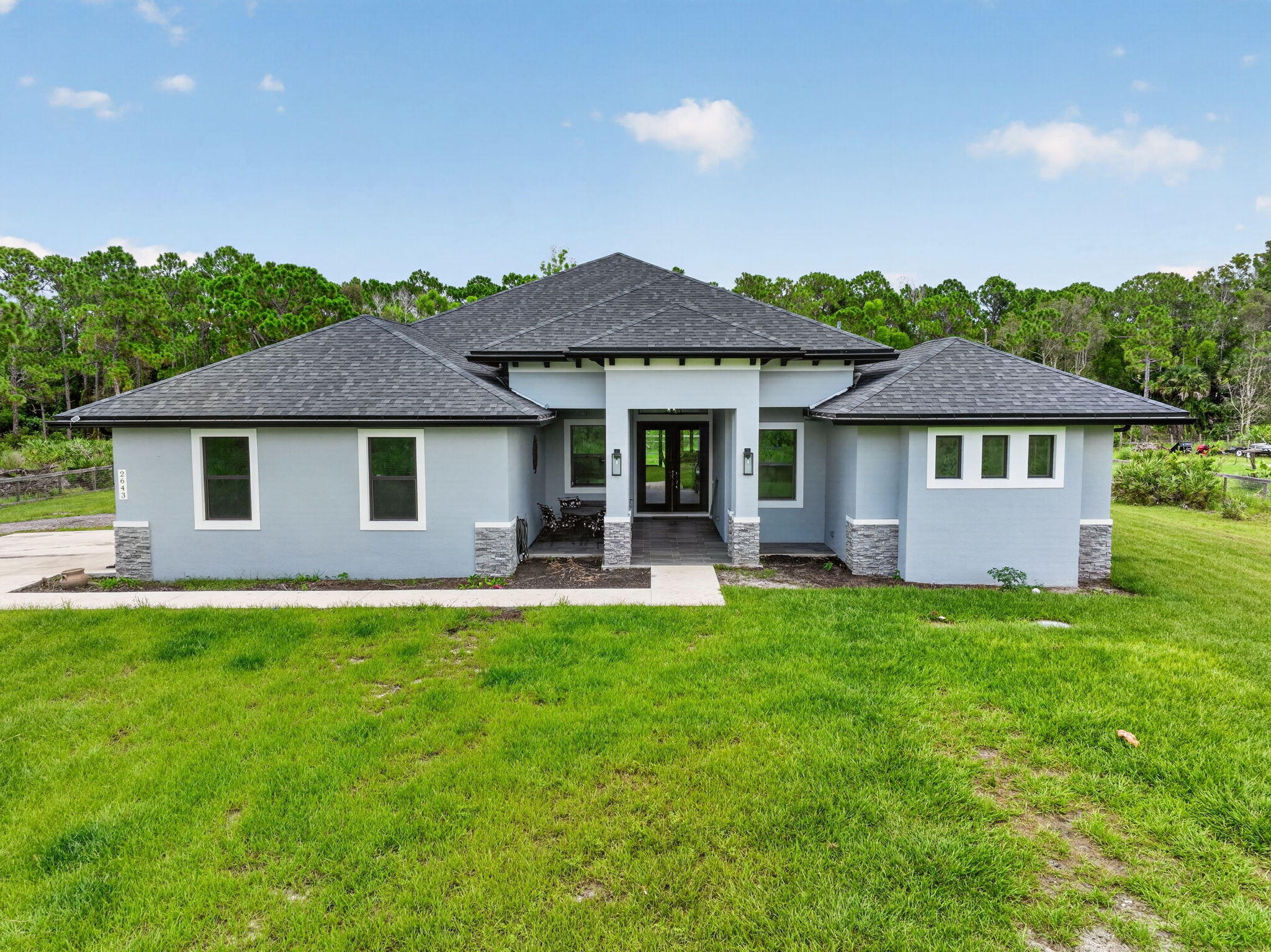 2643 Dyer Road Property Photo 3