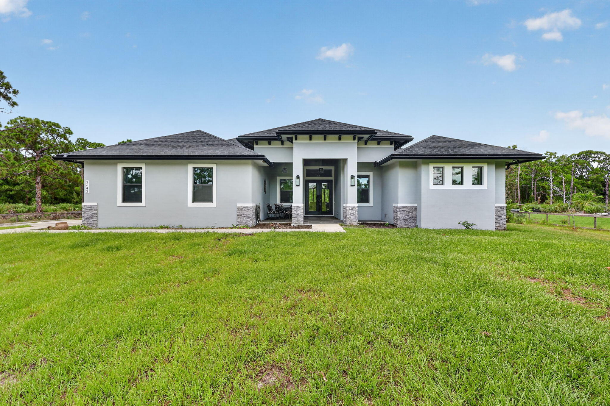 2643 Dyer Road Property Photo 4
