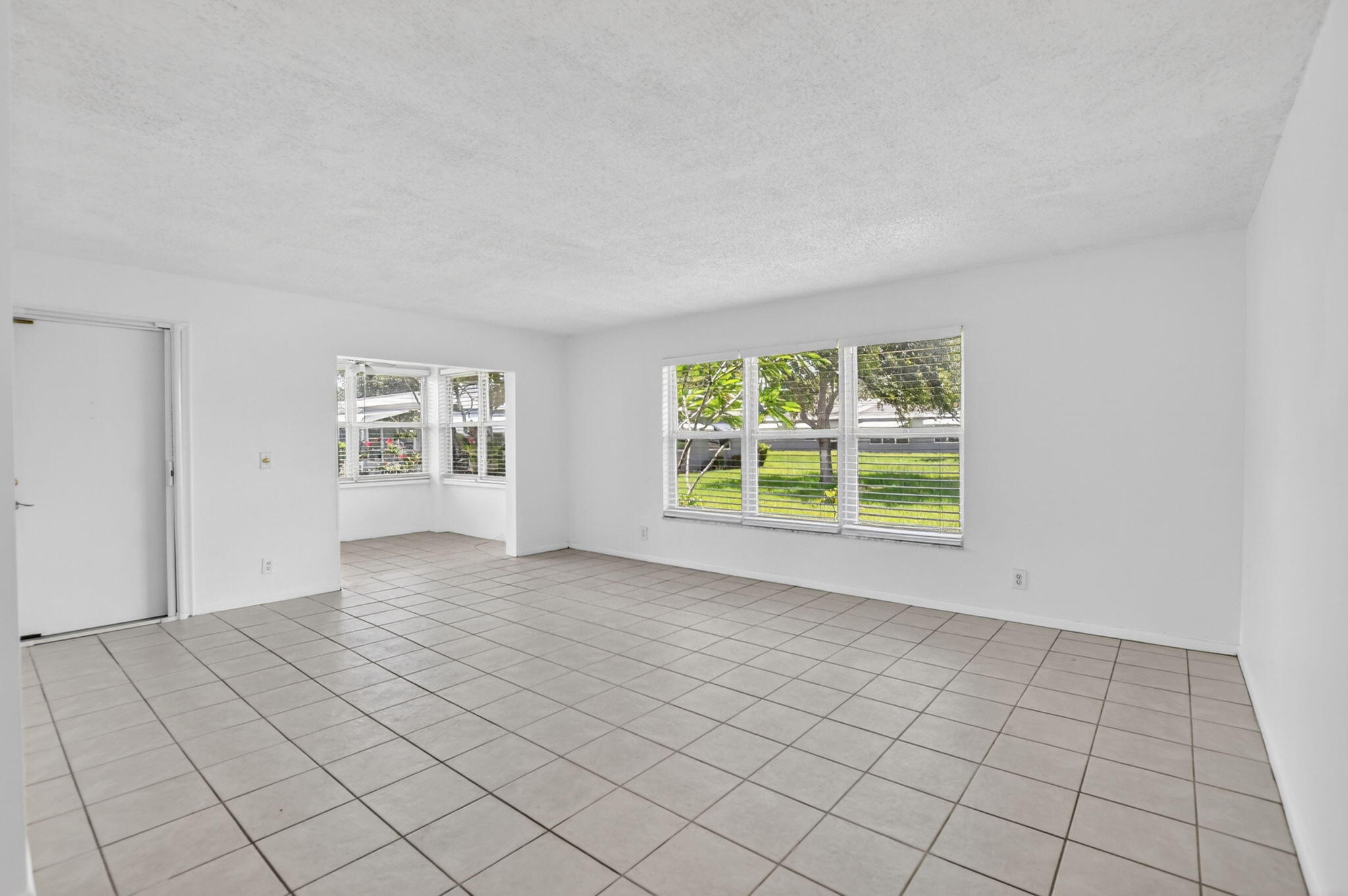 912 South Drive A Property Photo 11