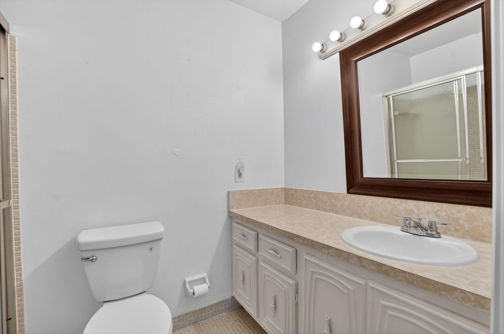 912 South Drive A Property Photo 16