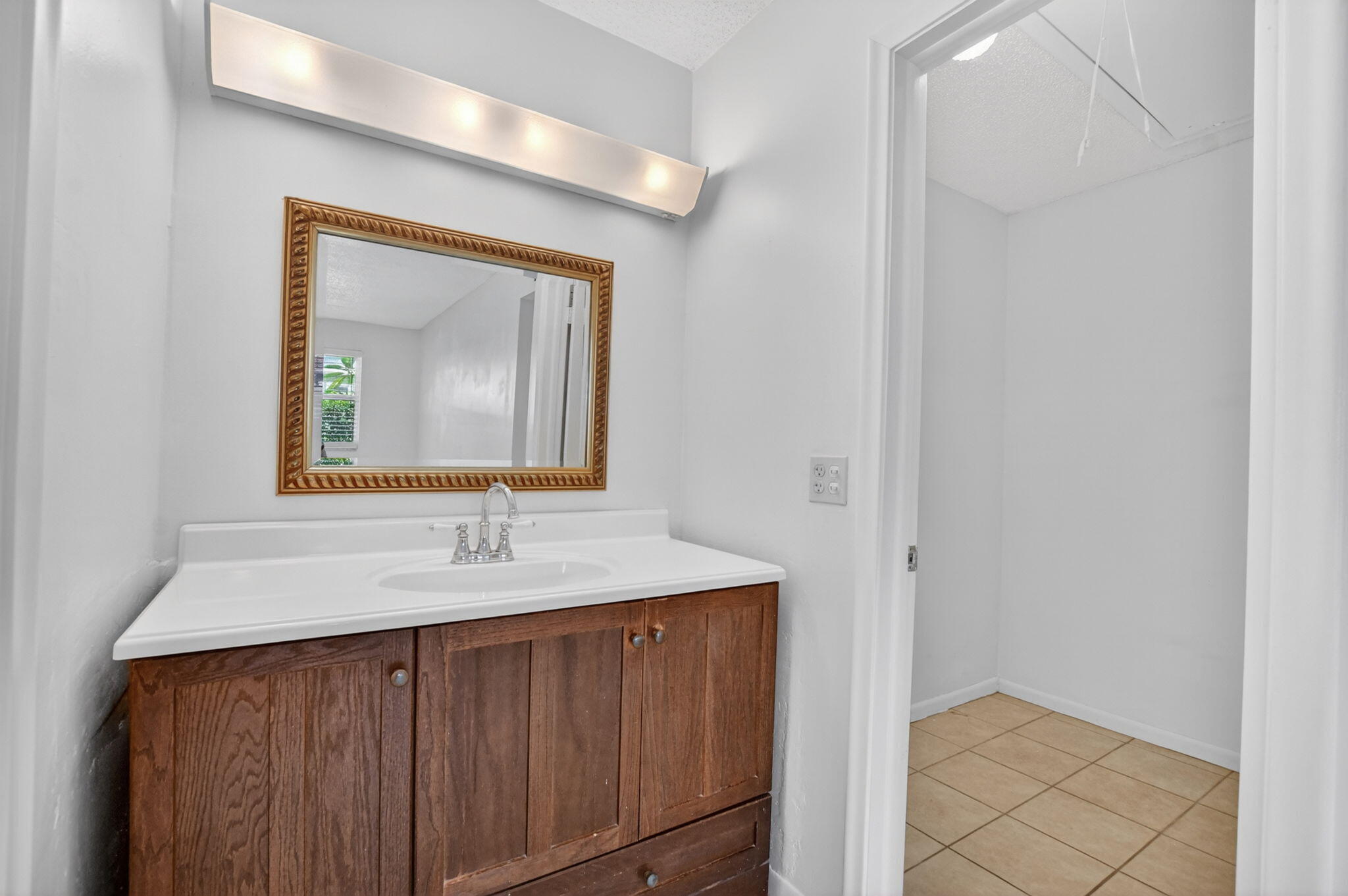 912 South Drive A Property Photo 21