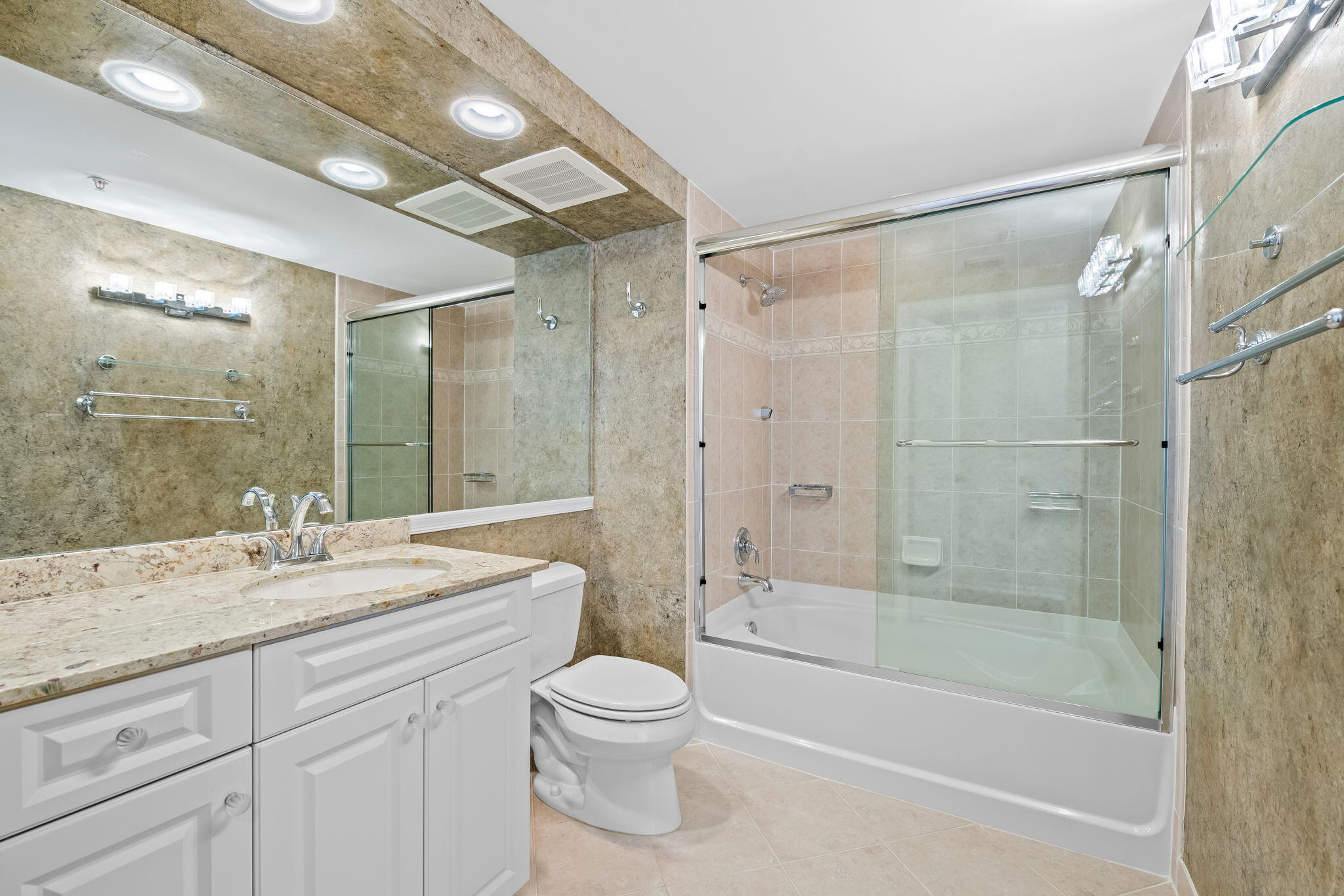 347 N New River Dr Drive E 1202 Property Photo 22