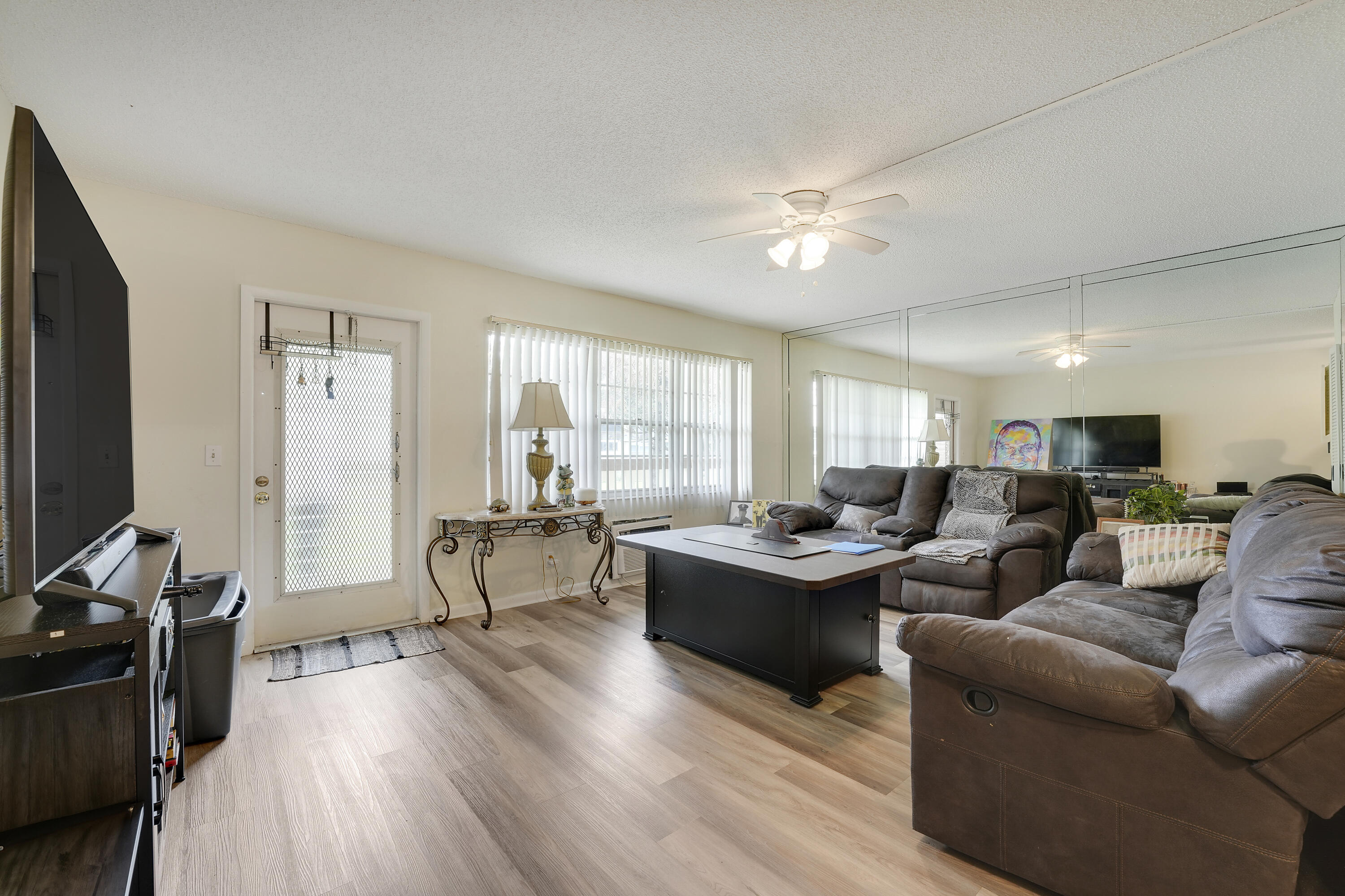 146 Mansfield D Property Photo 2