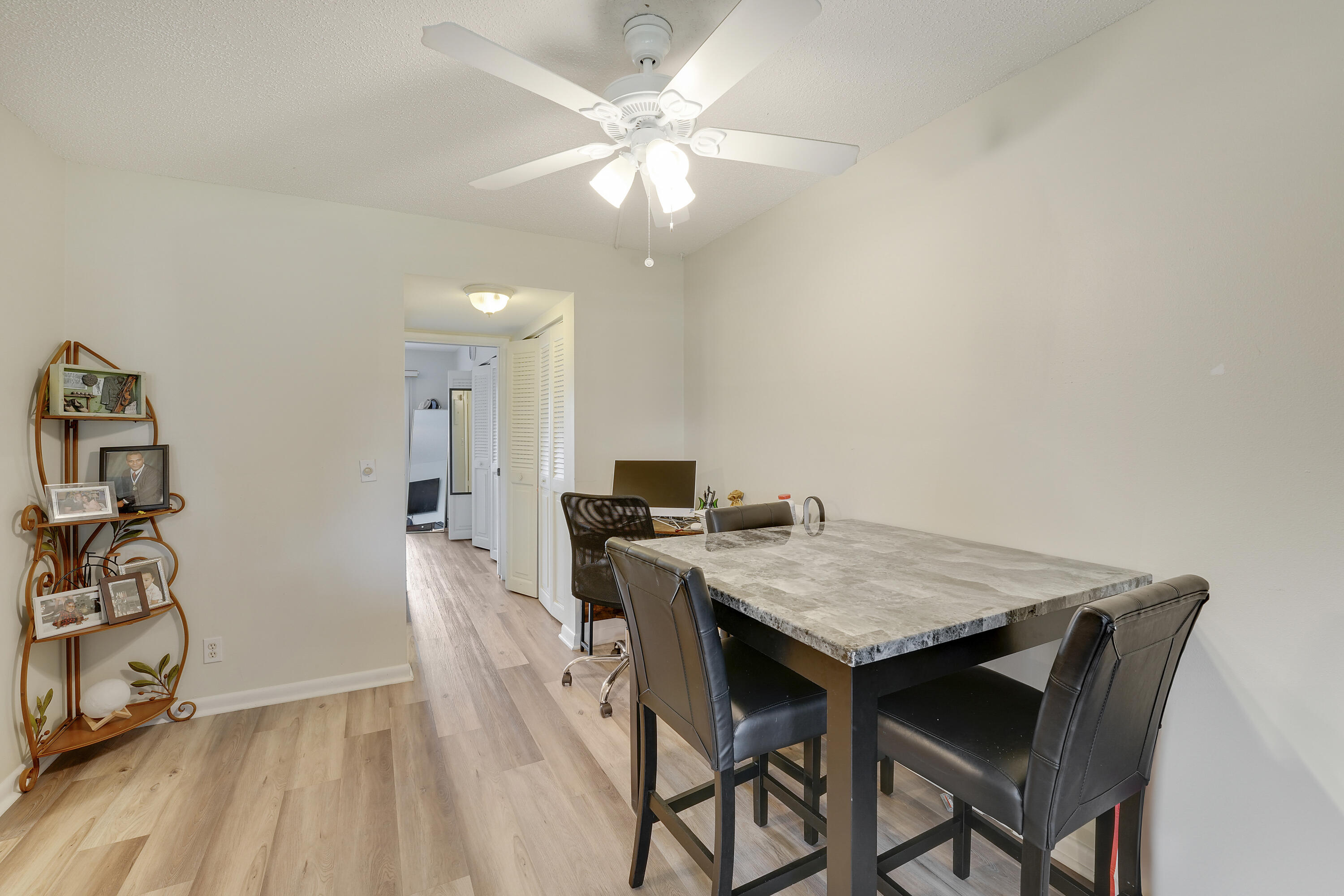 146 Mansfield D Property Photo 5