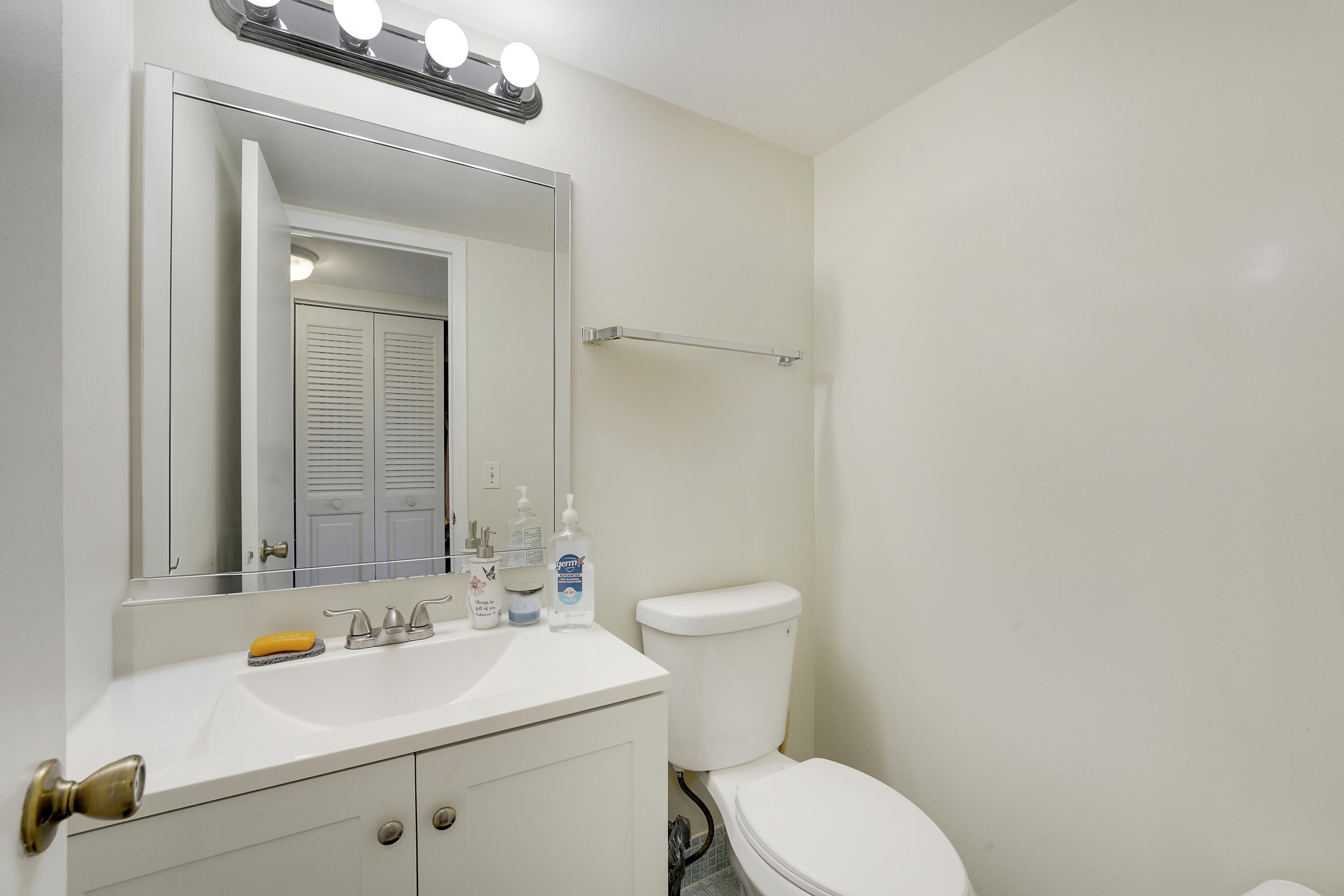 146 Mansfield D Property Photo 8