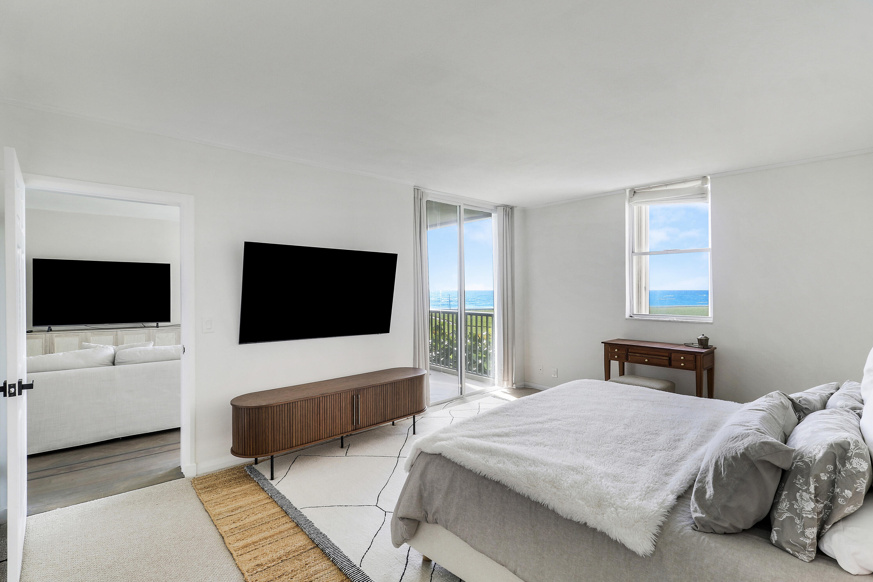 5400 N Ocean Drive 1b Property Photo 8