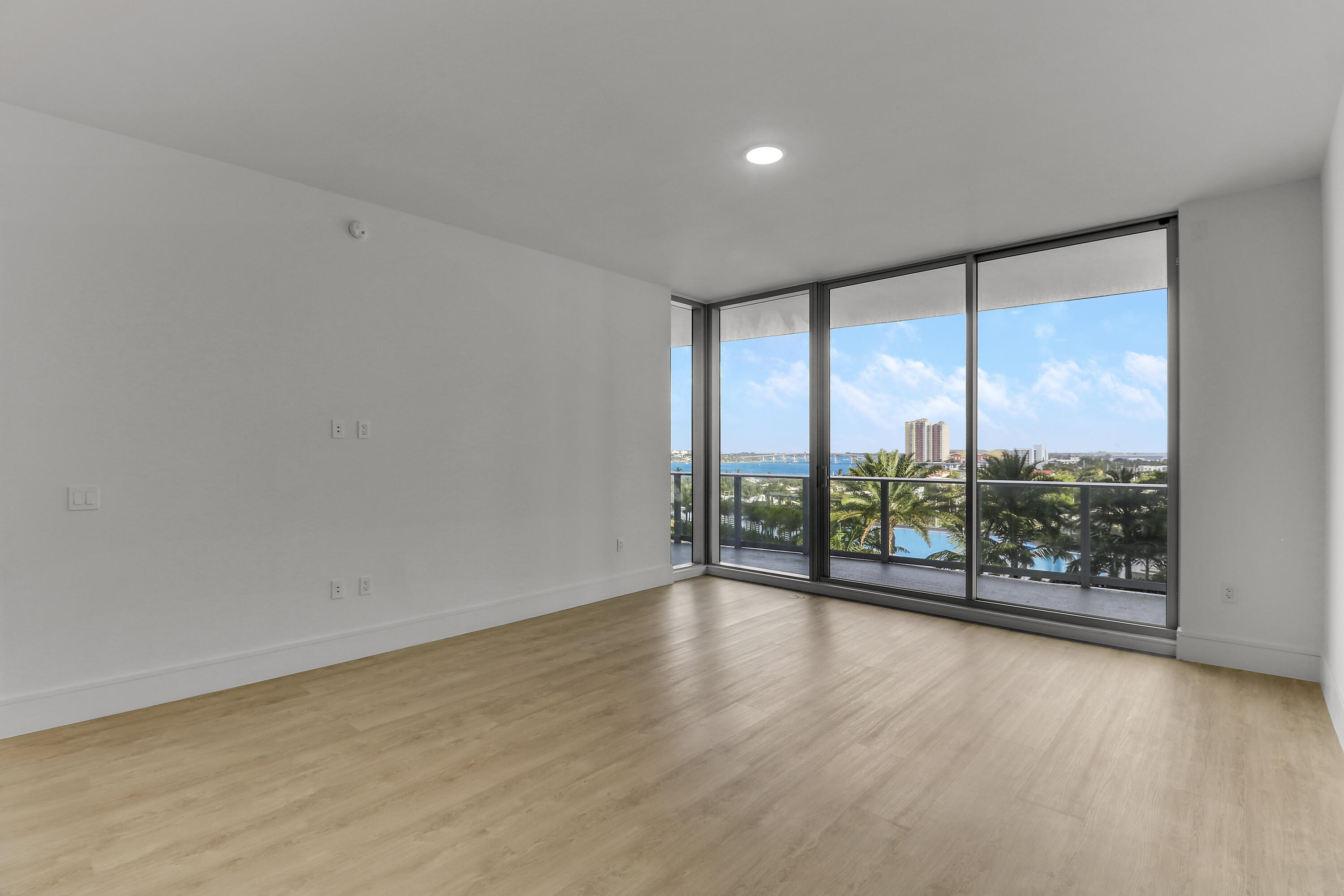 220 Lake Shore Drive 815 Property Photo 21