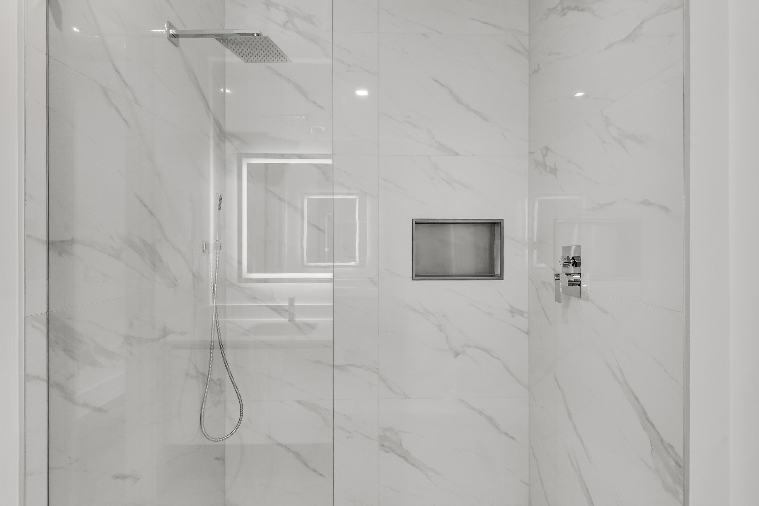 220 Lake Shore Drive 815 Property Photo 37