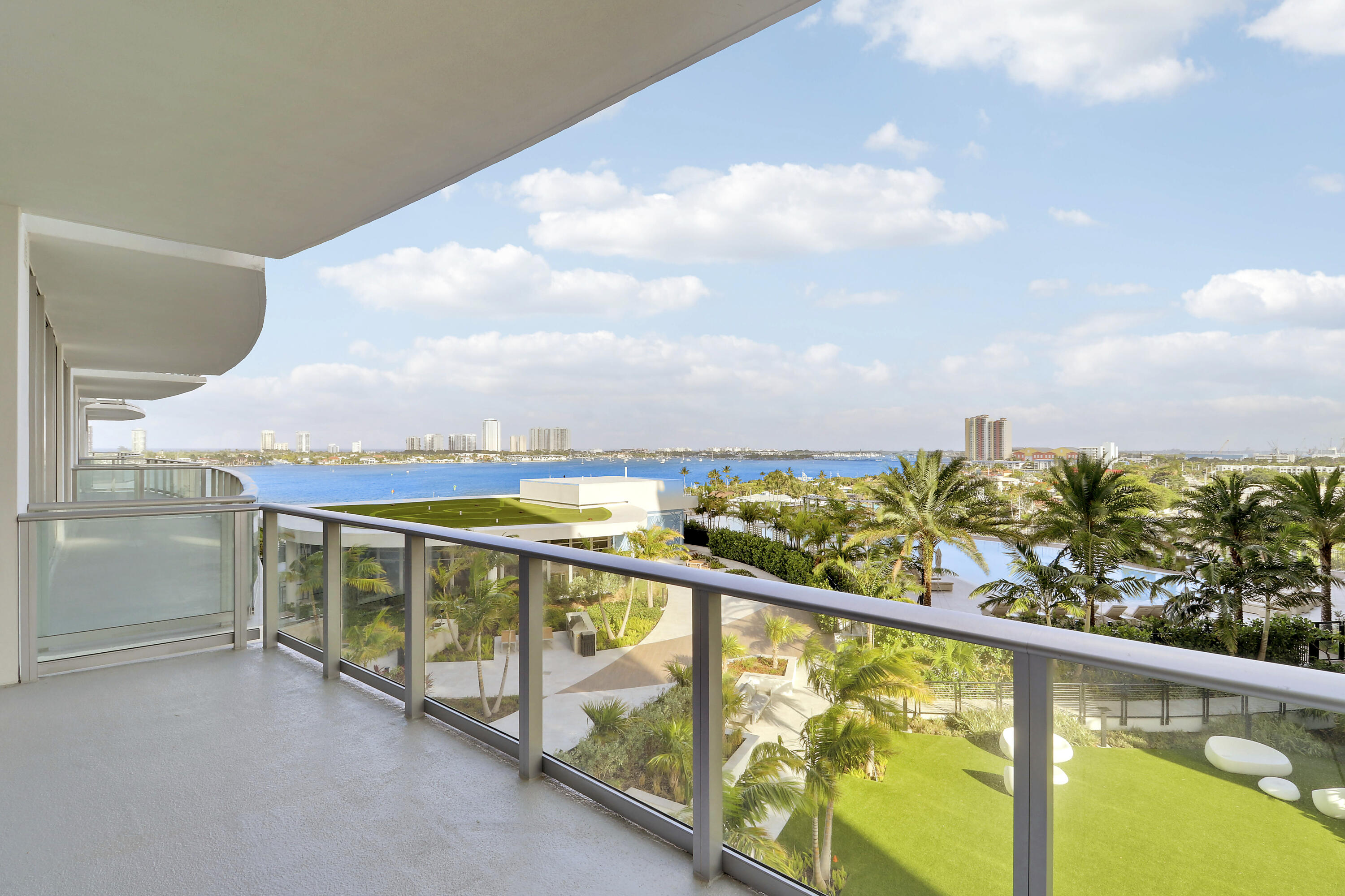 220 Lake Shore Drive 815 Property Photo 45