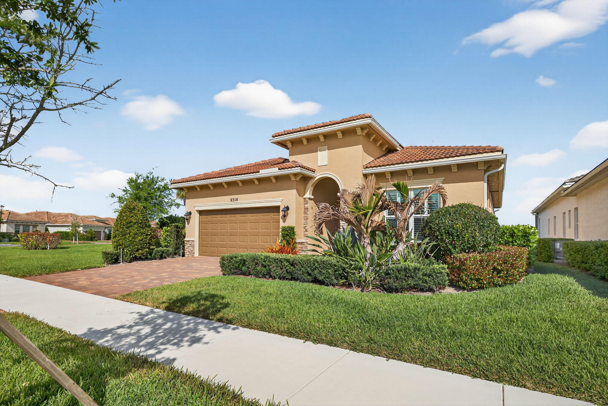 9318 Sw Miracoli Way Property Photo 6