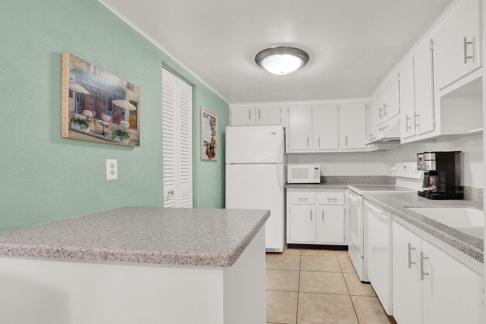 2800 N Ocean Drive A-2b Property Photo 9