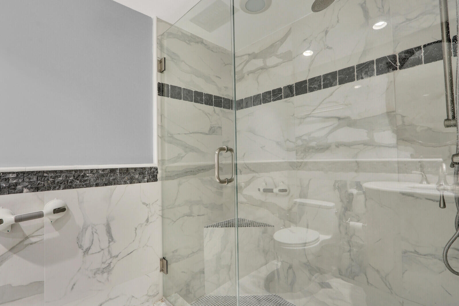2800 N Ocean Drive A-2b Property Photo 17