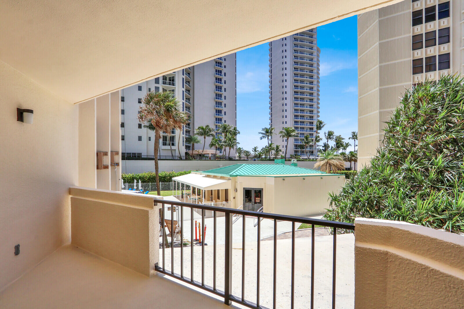 2800 N Ocean Drive A-2b Property Photo 22