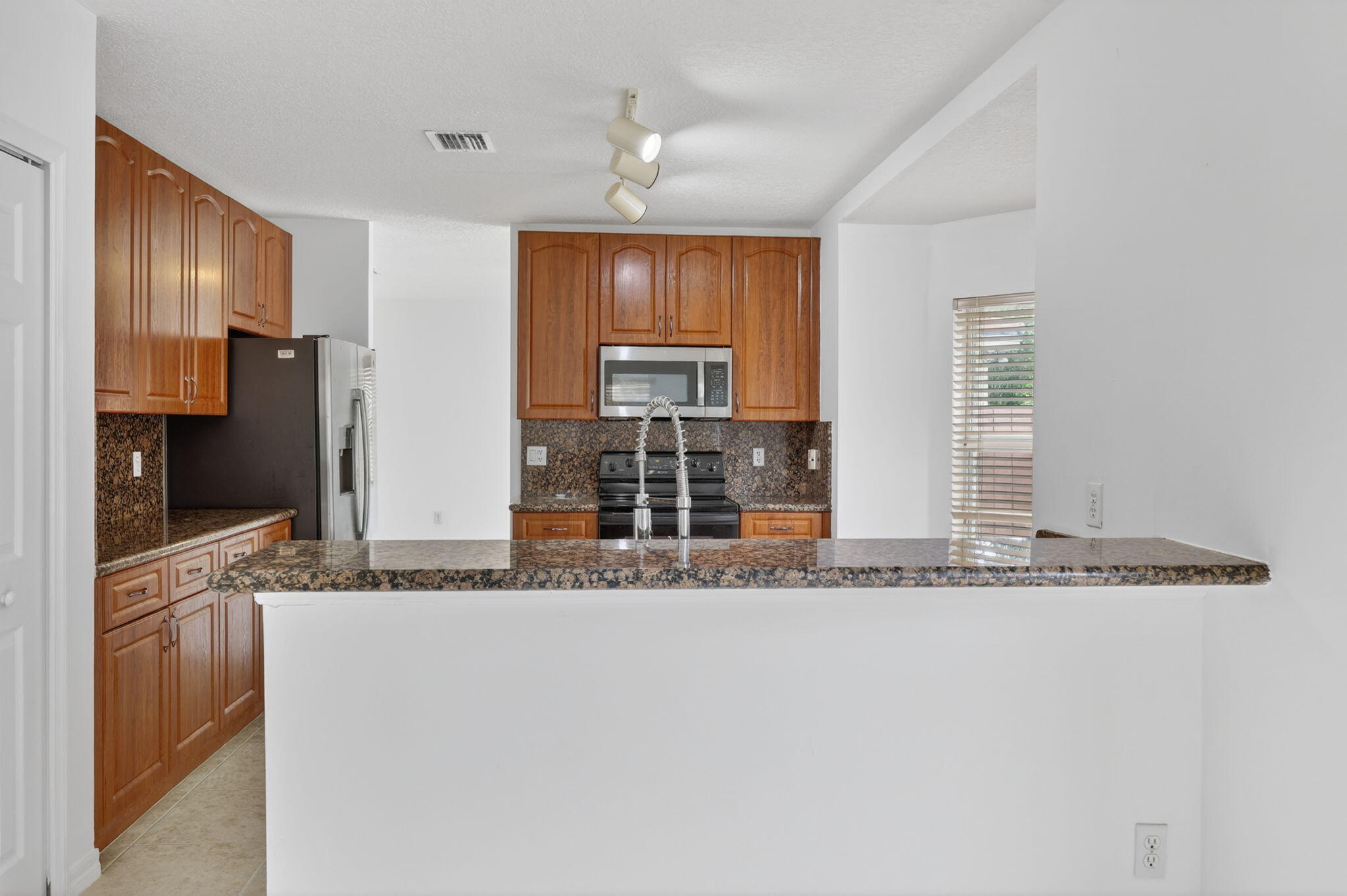 1975 Ne 36th Avenue Property Photo 19