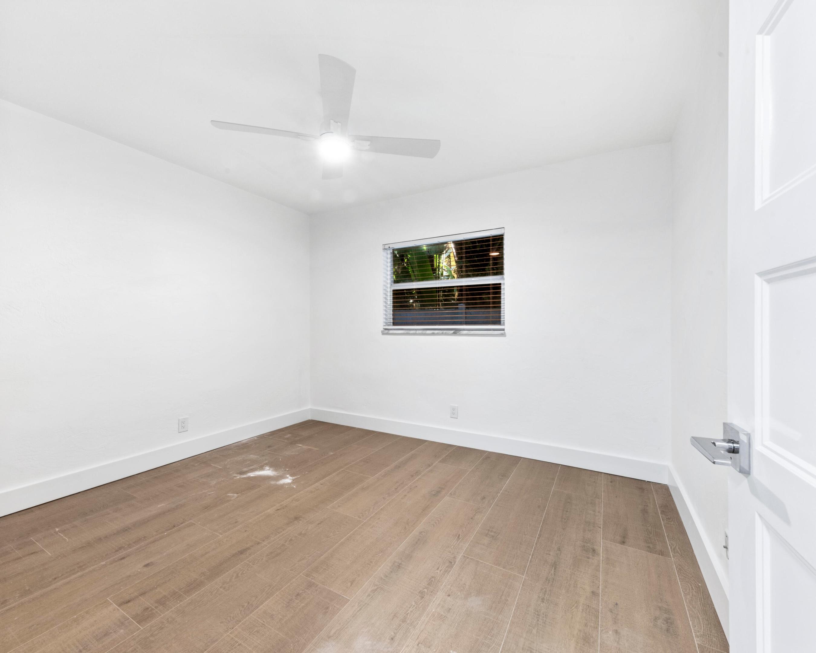 530 S Federal Highway 9 Property Photo 4