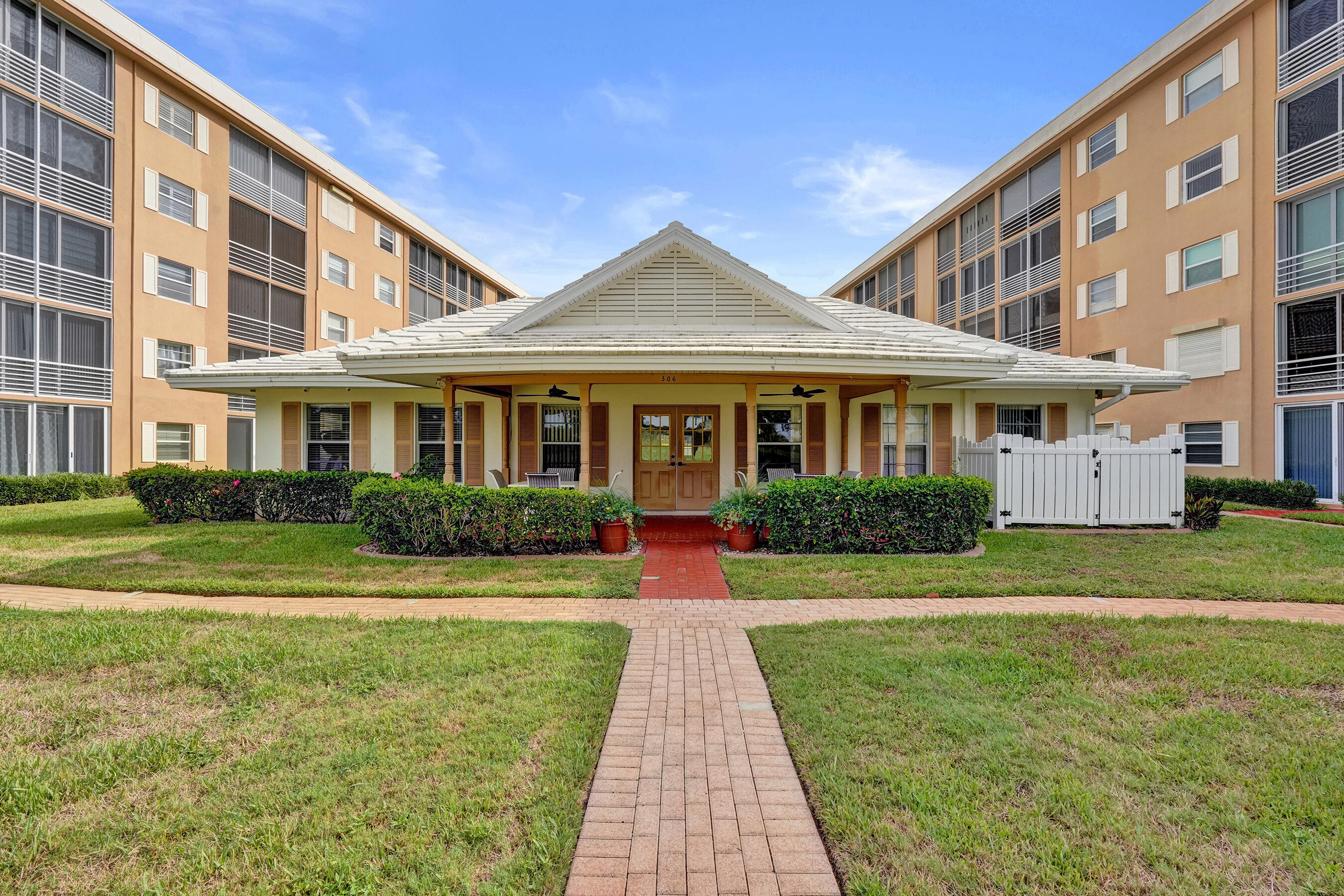 304 Golfview Road 304 Property Photo 22