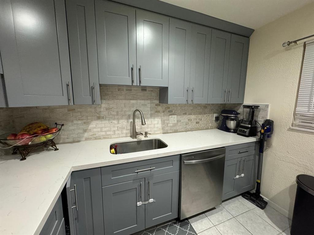 2960 Riverside Drive 312-2 Property Photo 8