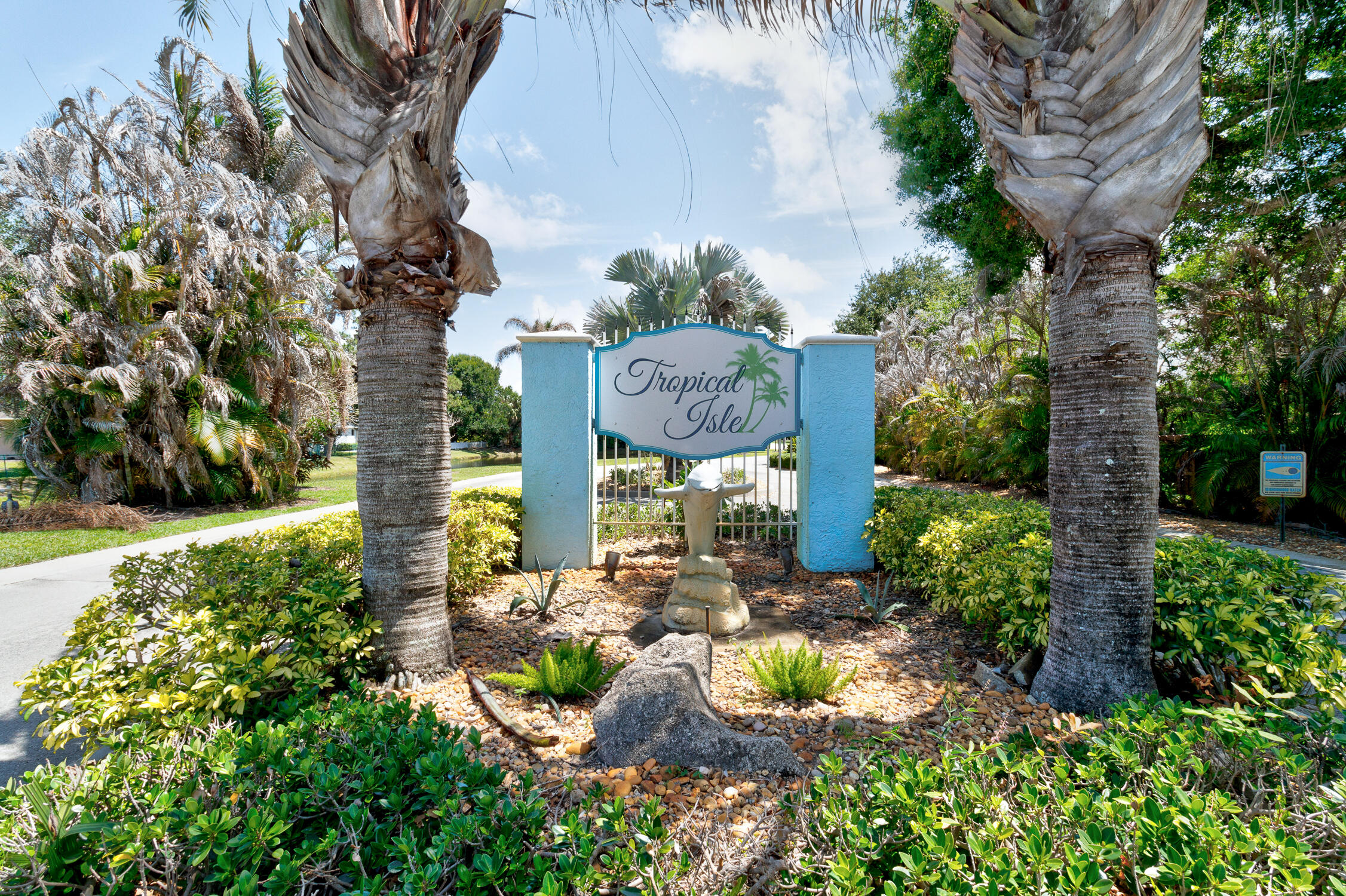 6385 Tropical Way Property Photo 1
