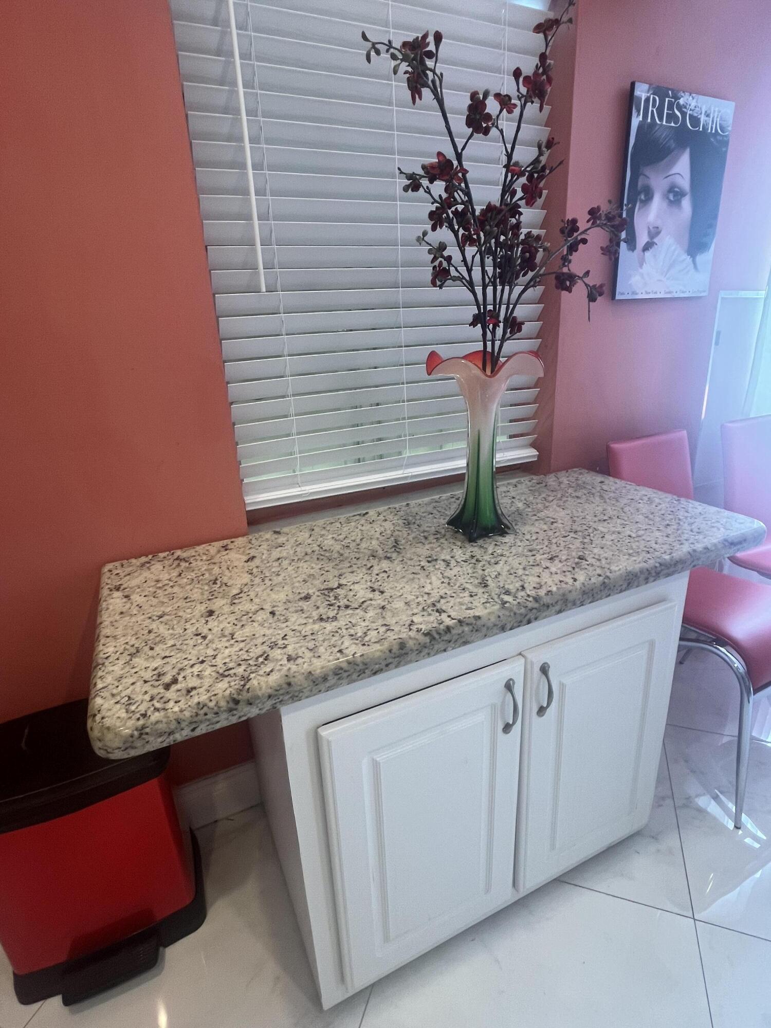 526 Normandy K Property Photo 7
