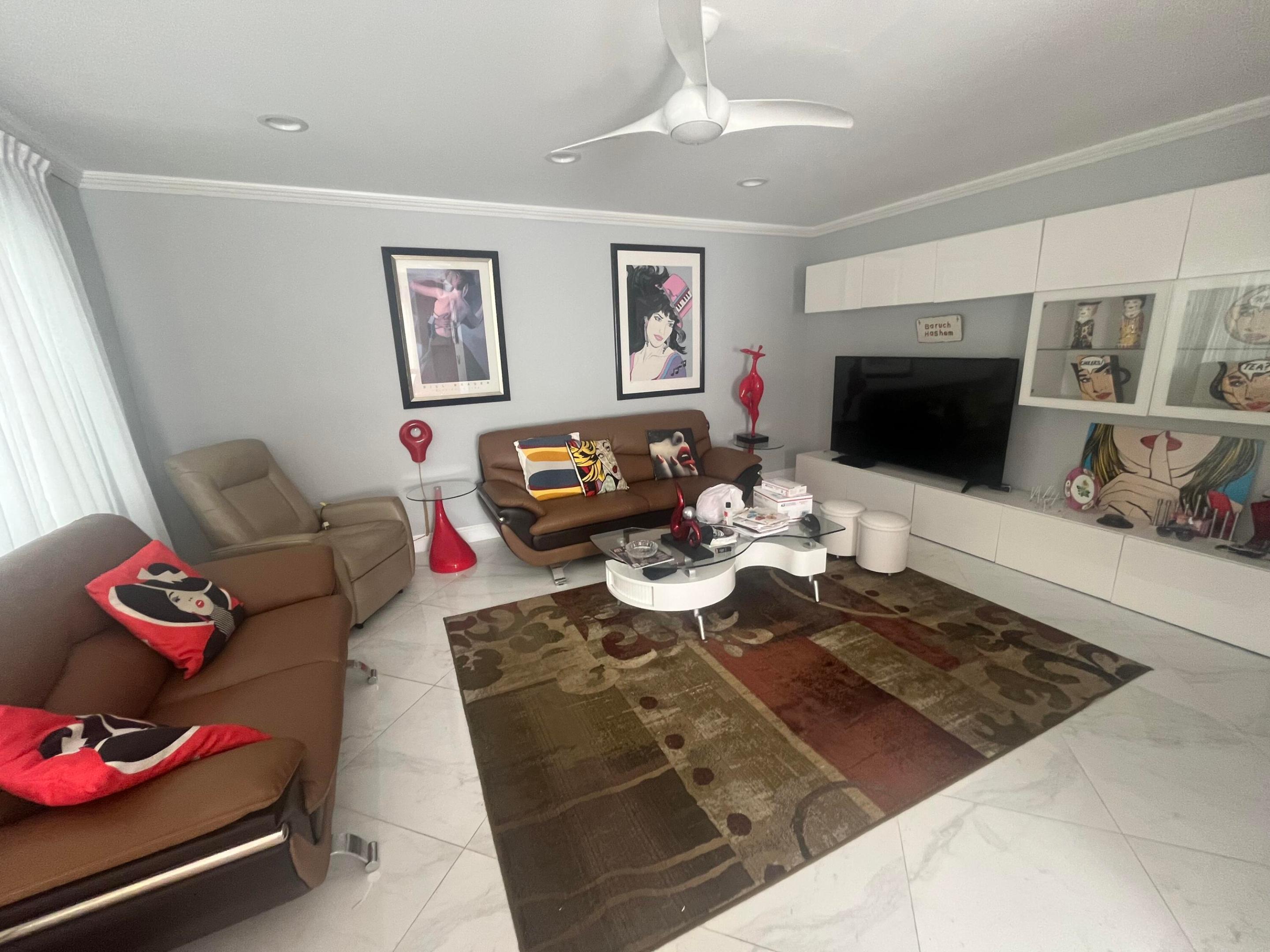526 Normandy K Property Photo 9