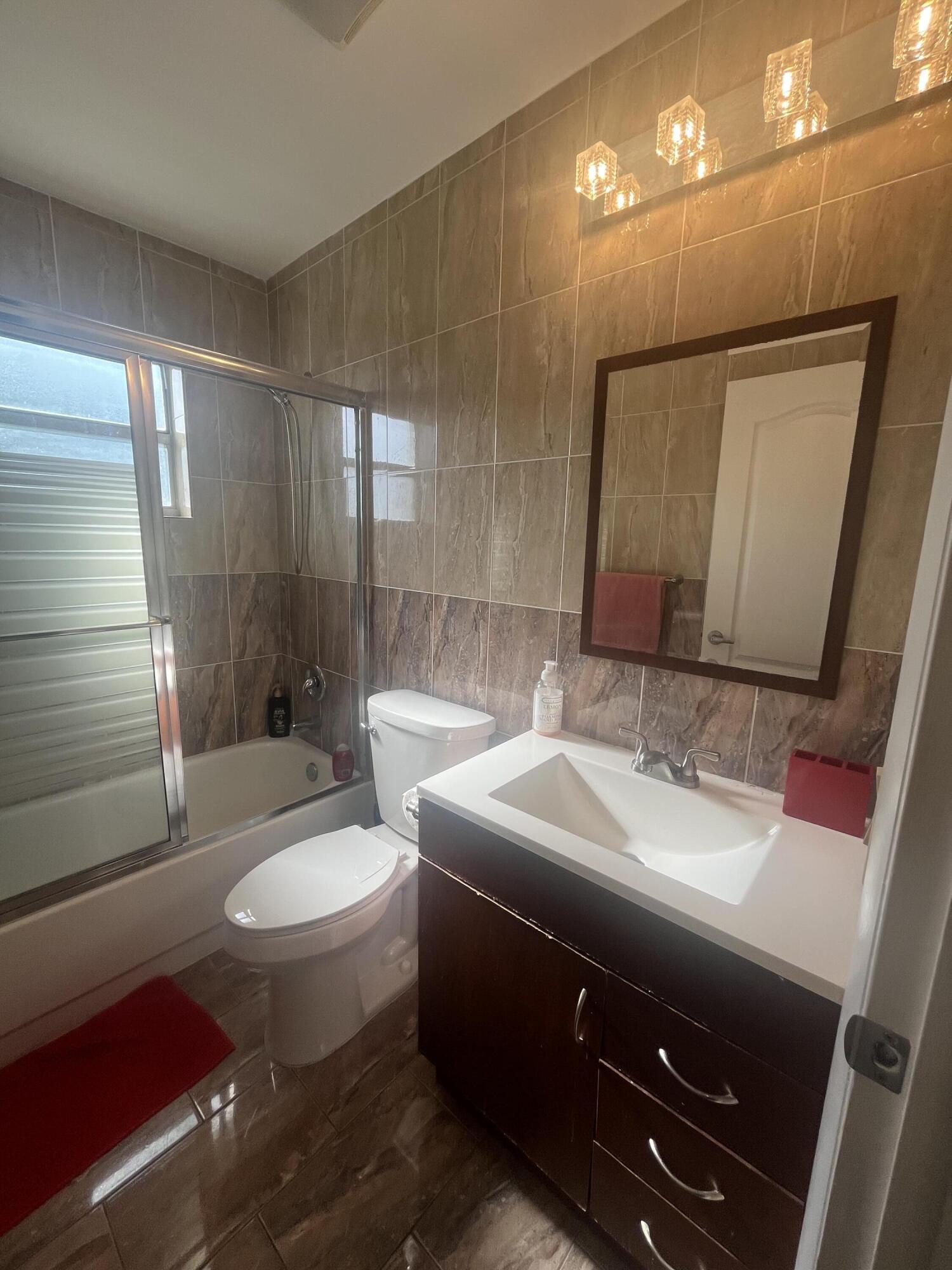 526 Normandy K Property Photo 12