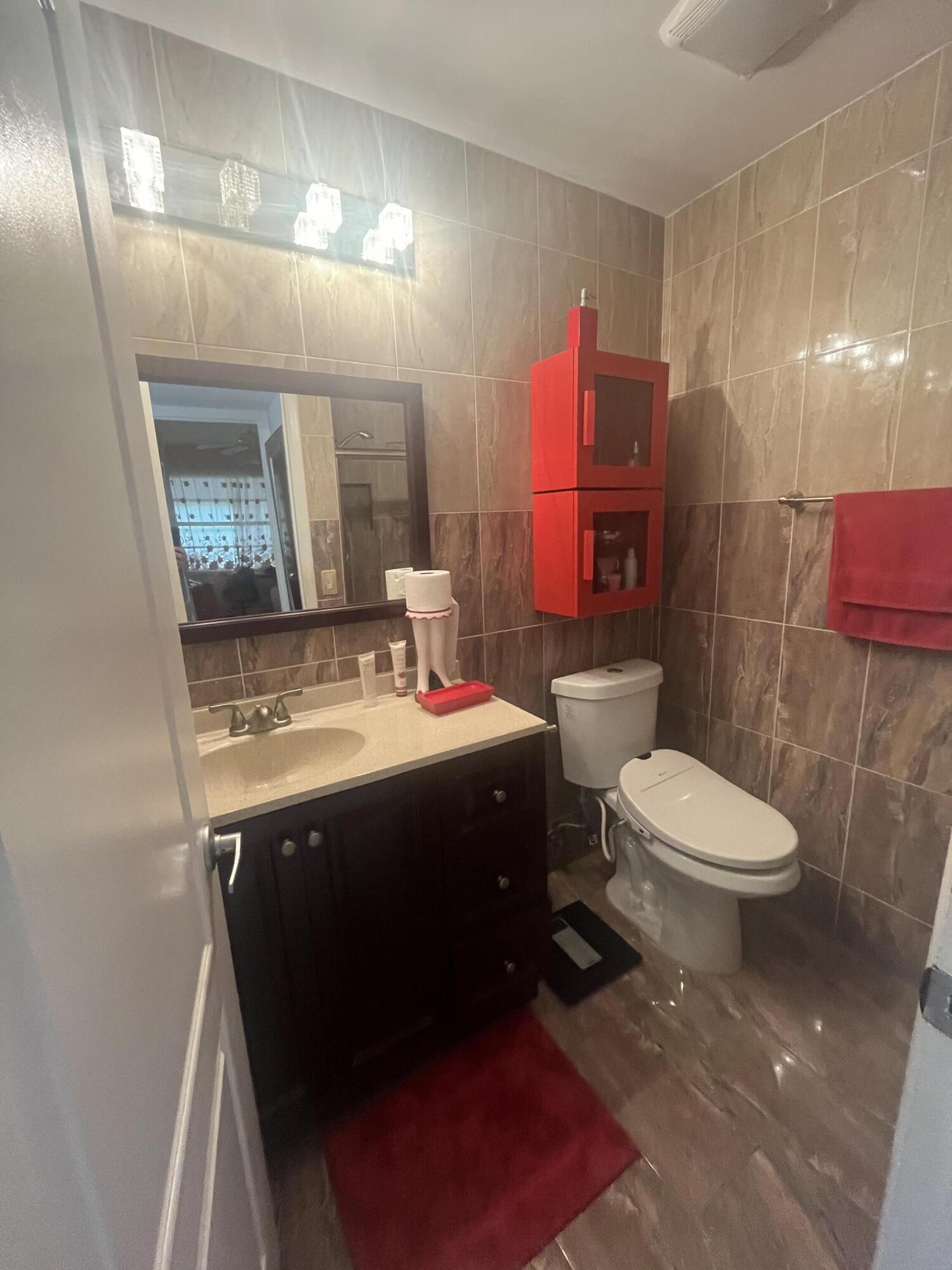 526 Normandy K Property Photo 15