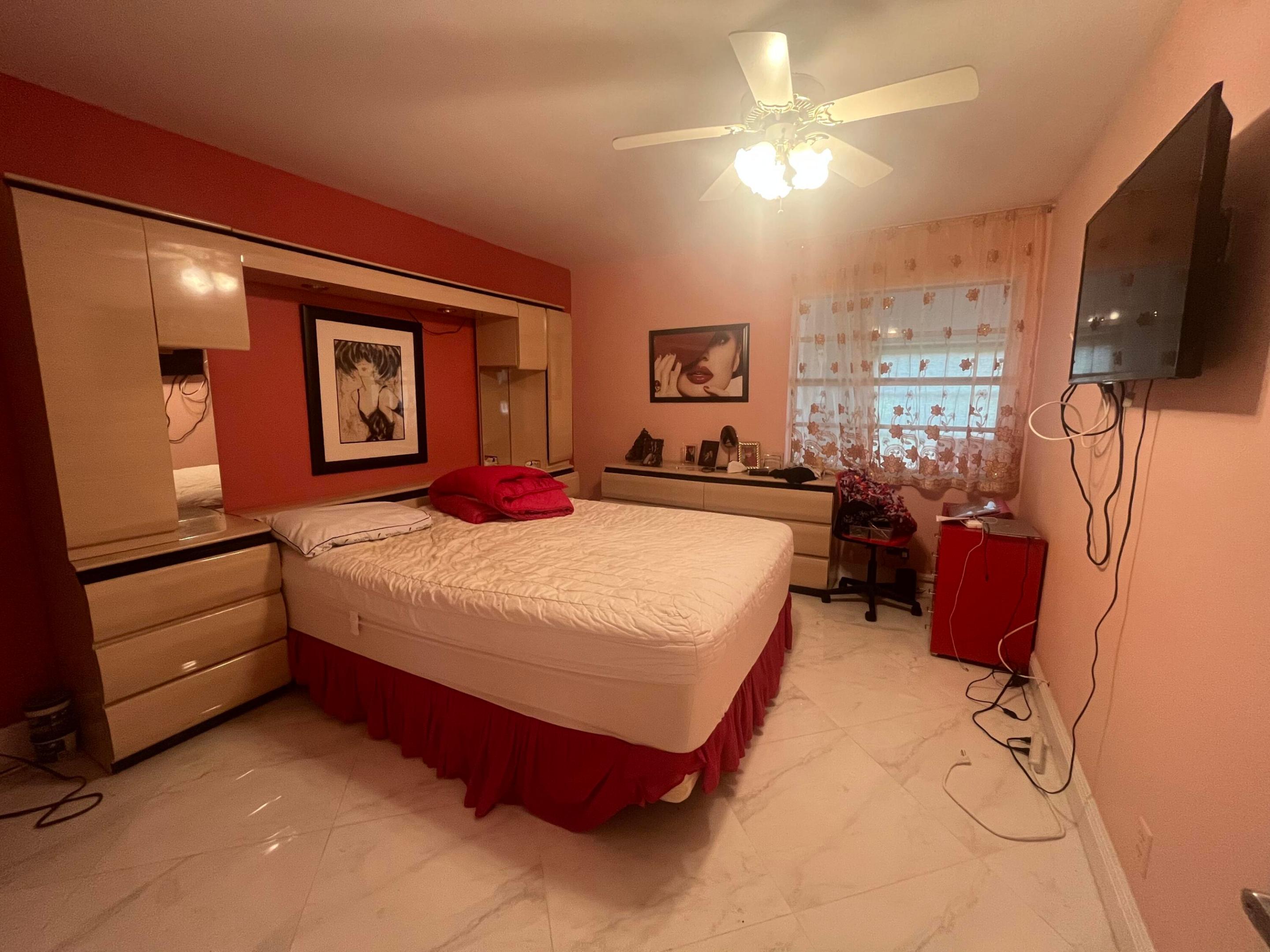526 Normandy K Property Photo 18