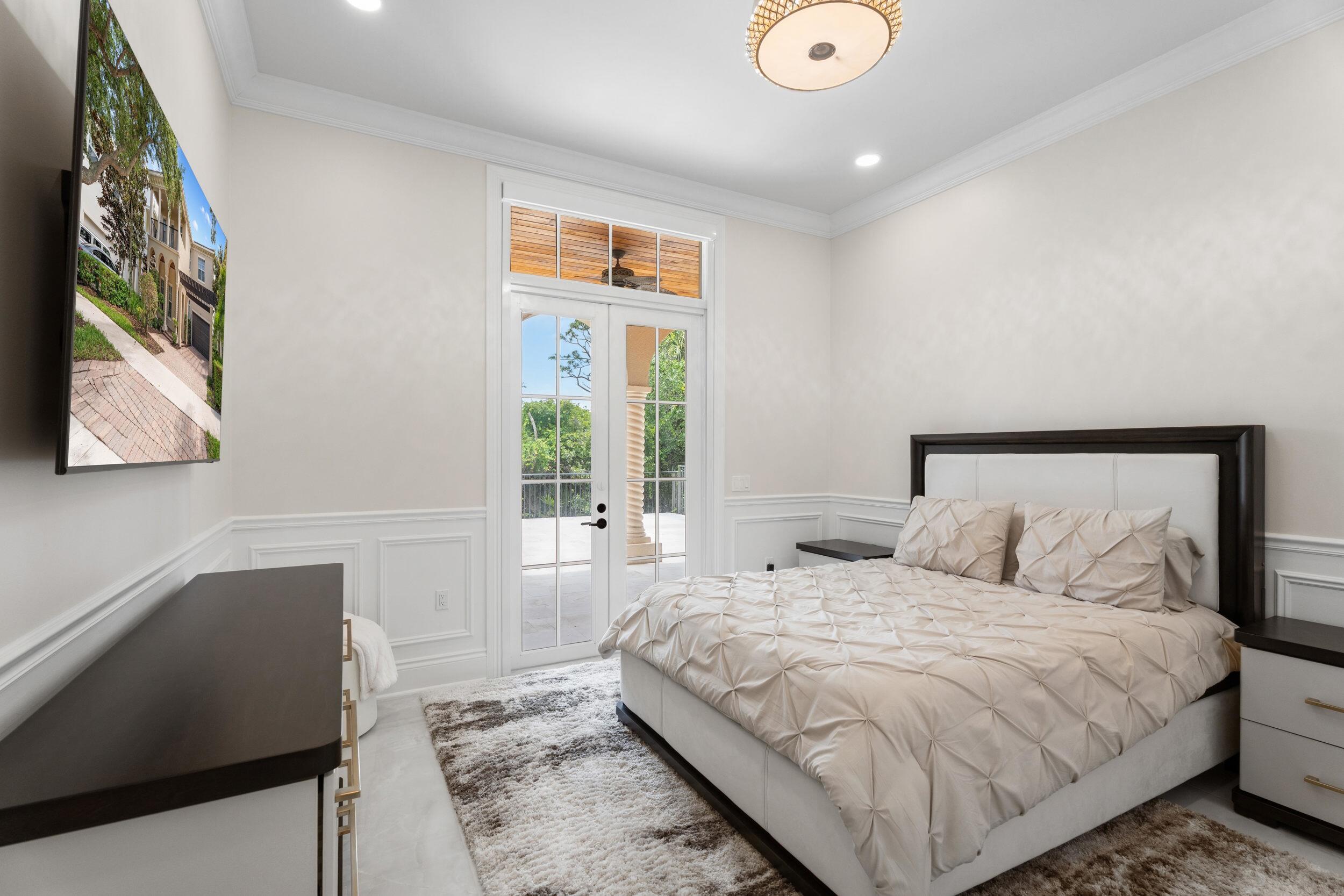 112 Tulip Tree Court Property Photo 45