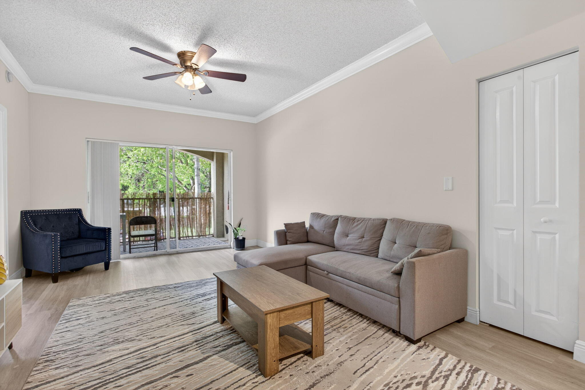 5880 W Sample Road 206 Property Photo 11
