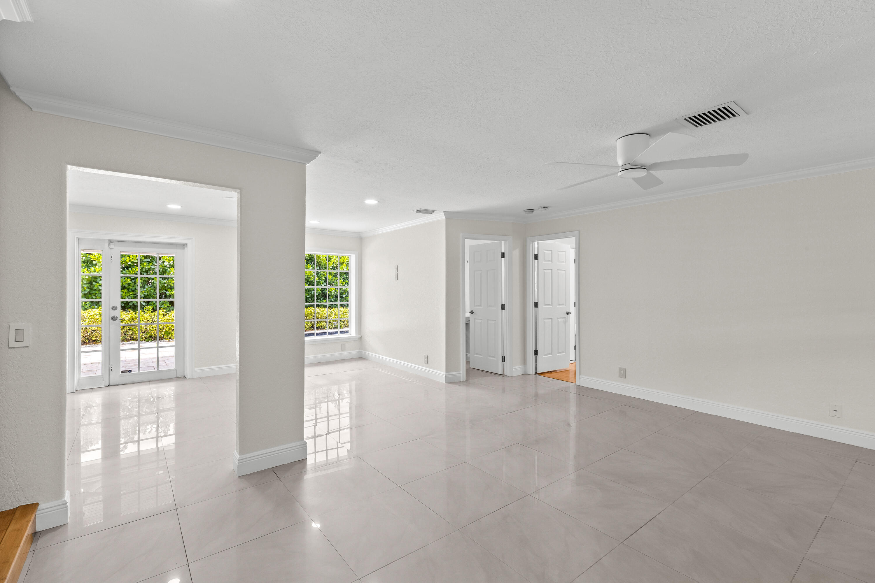 4610 Pinetree Drive Property Photo 6